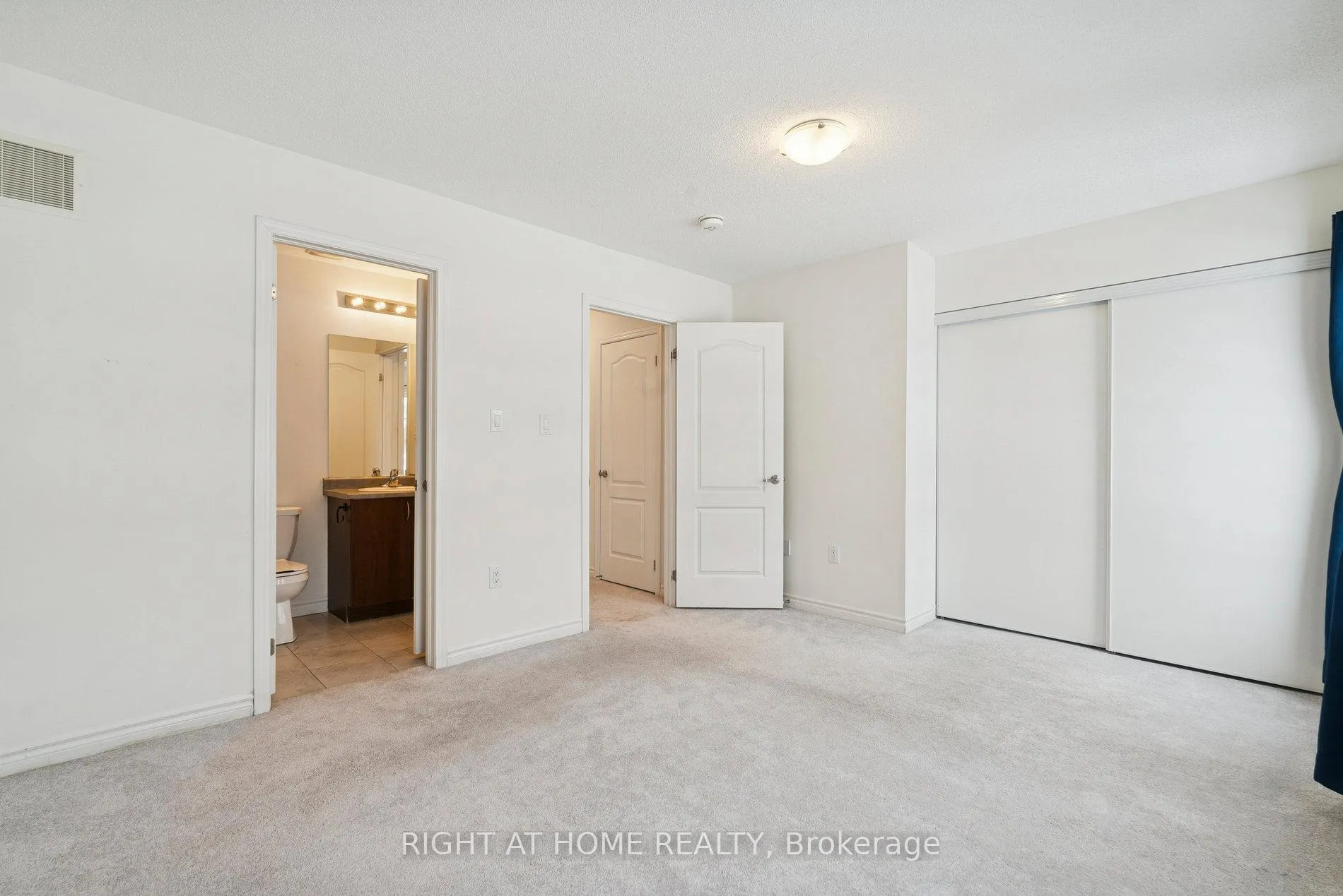 Photo 29 of 46 Village Gate Drive, Wasaga Beach — HOMEH