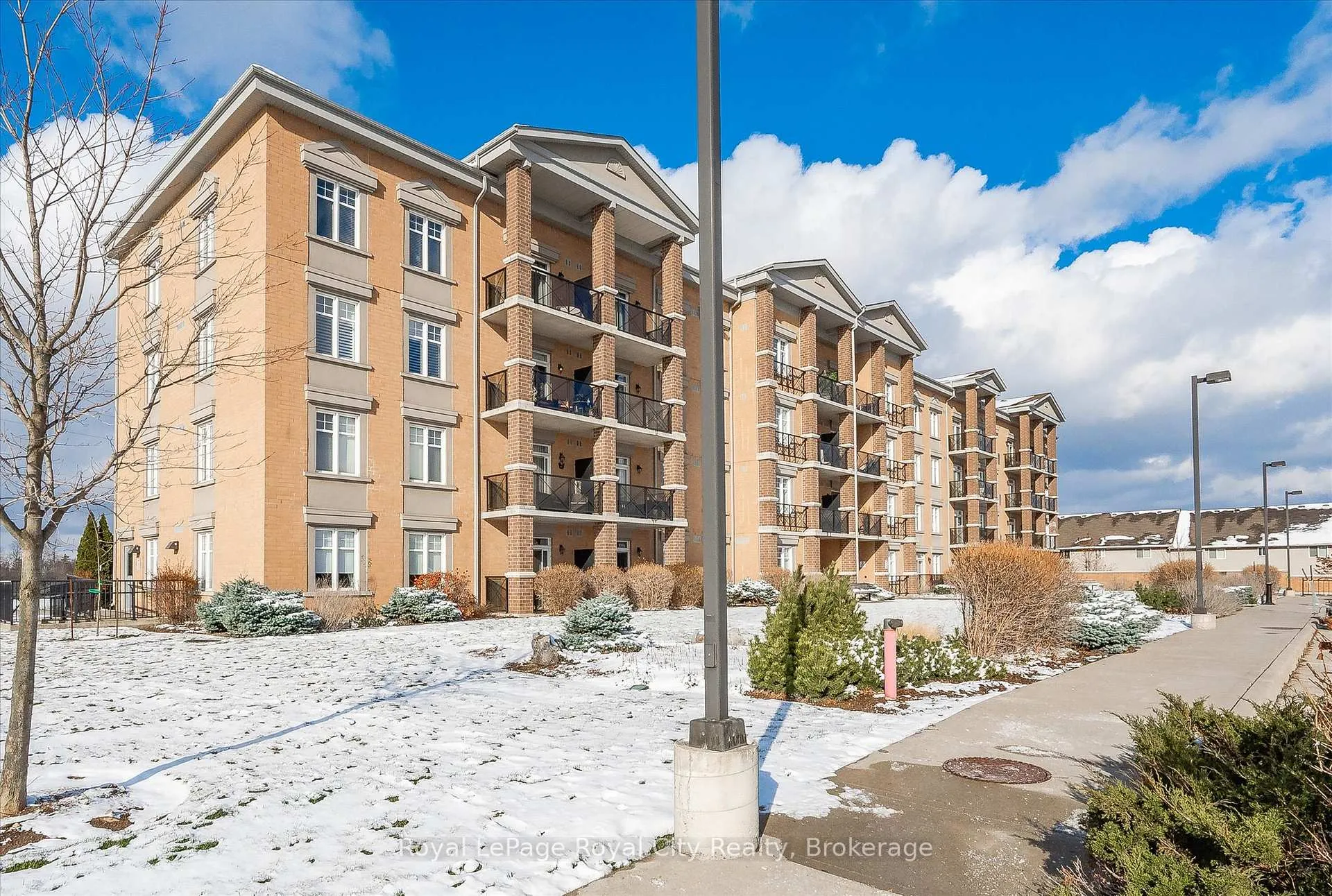 Photo 2 of Unit 207, 2 Colonial Drive, Guelph, Pineridge/Westminster Woods — HOMEH