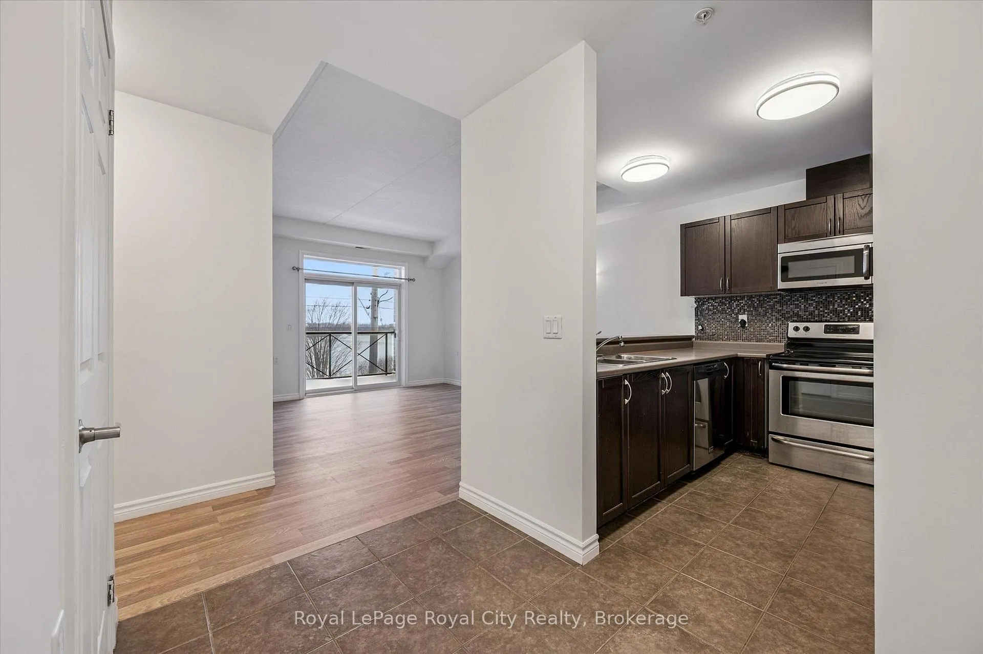 Photo 6 of Unit 207, 2 Colonial Drive, Guelph, Pineridge/Westminster Woods — HOMEH