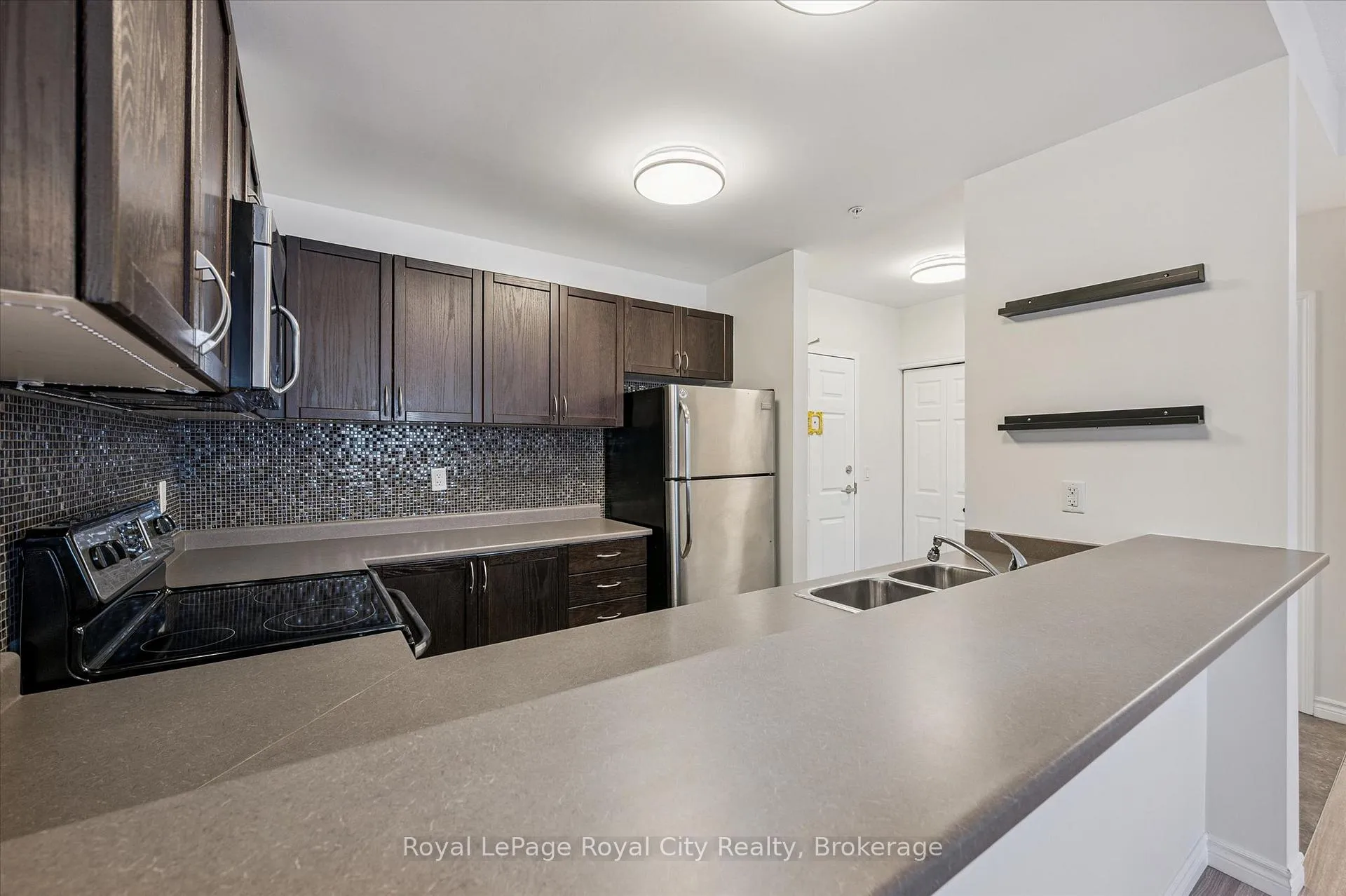 Photo 9 of Unit 207, 2 Colonial Drive, Guelph, Pineridge/Westminster Woods — HOMEH
