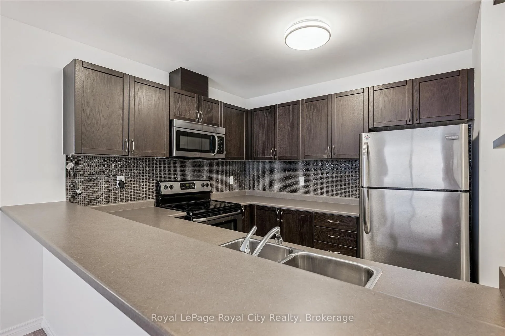 Photo 10 of Unit 207, 2 Colonial Drive, Guelph, Pineridge/Westminster Woods — HOMEH