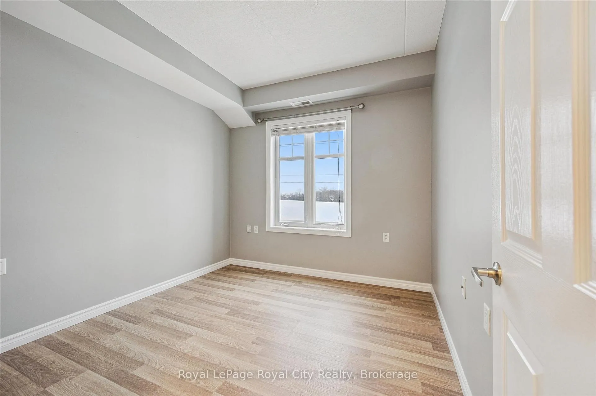 Photo 22 of Unit 207, 2 Colonial Drive, Guelph, Pineridge/Westminster Woods — HOMEH