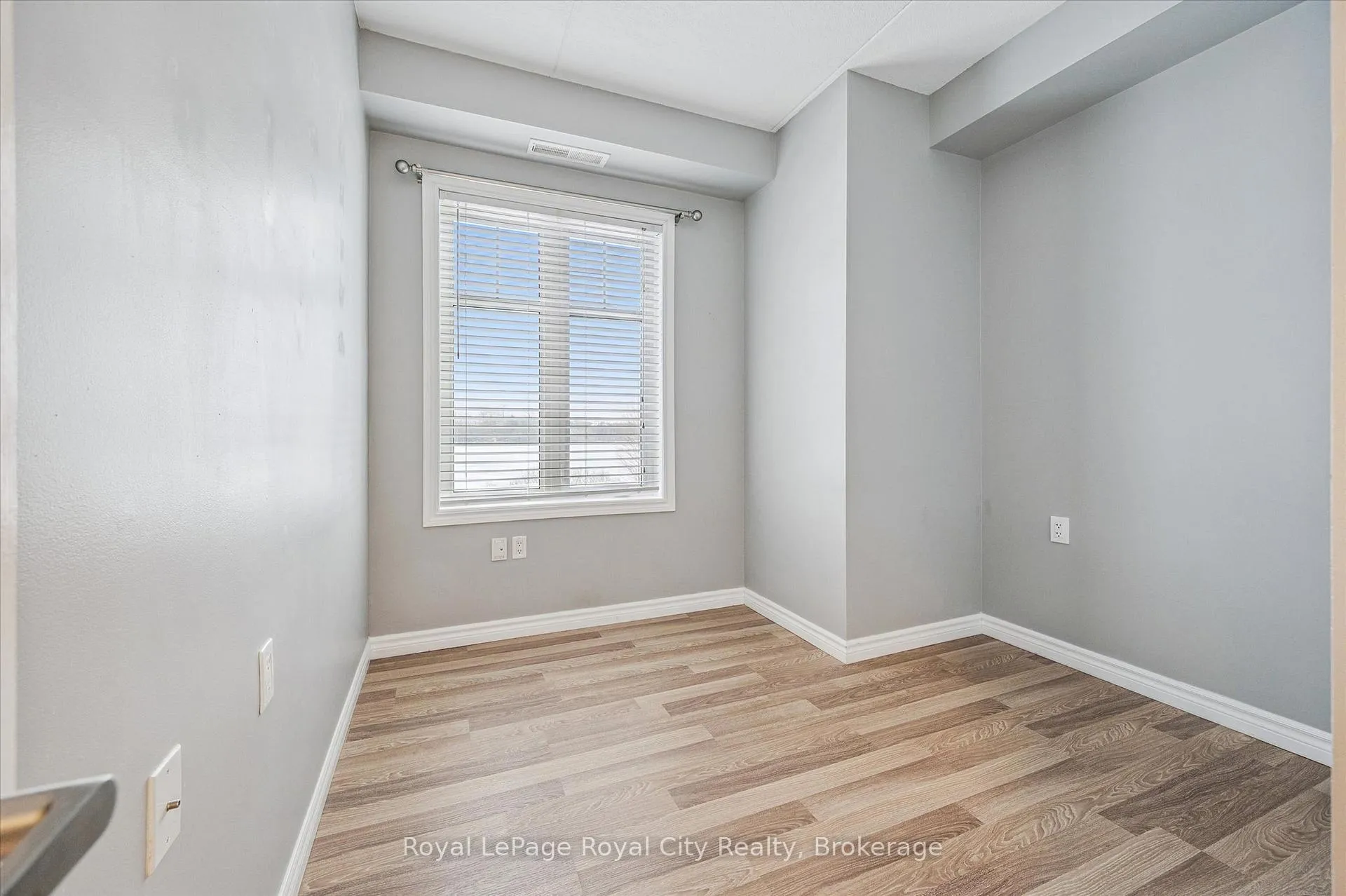 Photo 29 of Unit 207, 2 Colonial Drive, Guelph, Pineridge/Westminster Woods — HOMEH