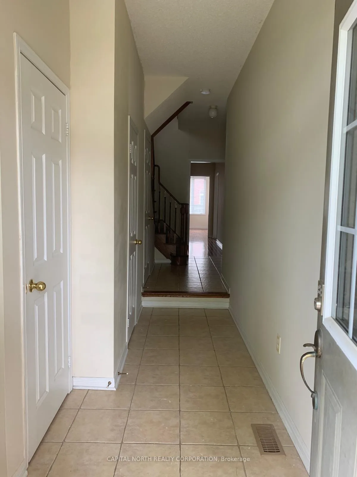 Photo 2 of 46 Laramie Crescent, Vaughan, Patterson — HOMEH