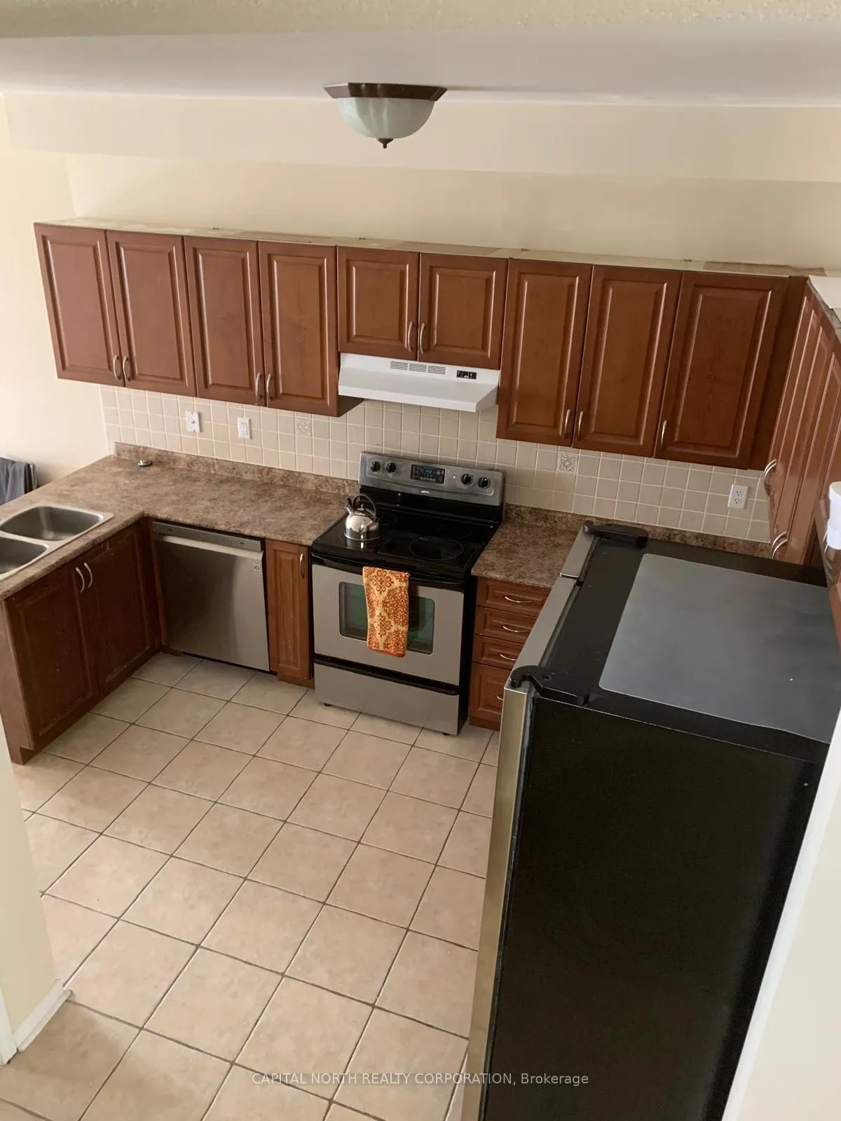 Photo 3 of 46 Laramie Crescent, Vaughan, Patterson — HOMEH