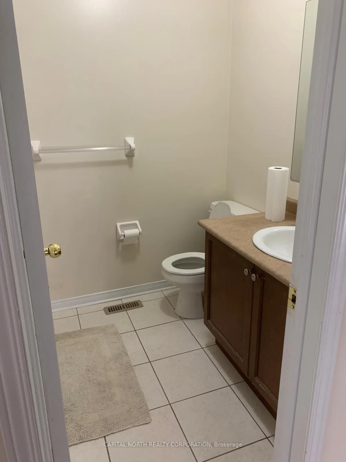 Photo 5 of 46 Laramie Crescent, Vaughan, Patterson — HOMEH