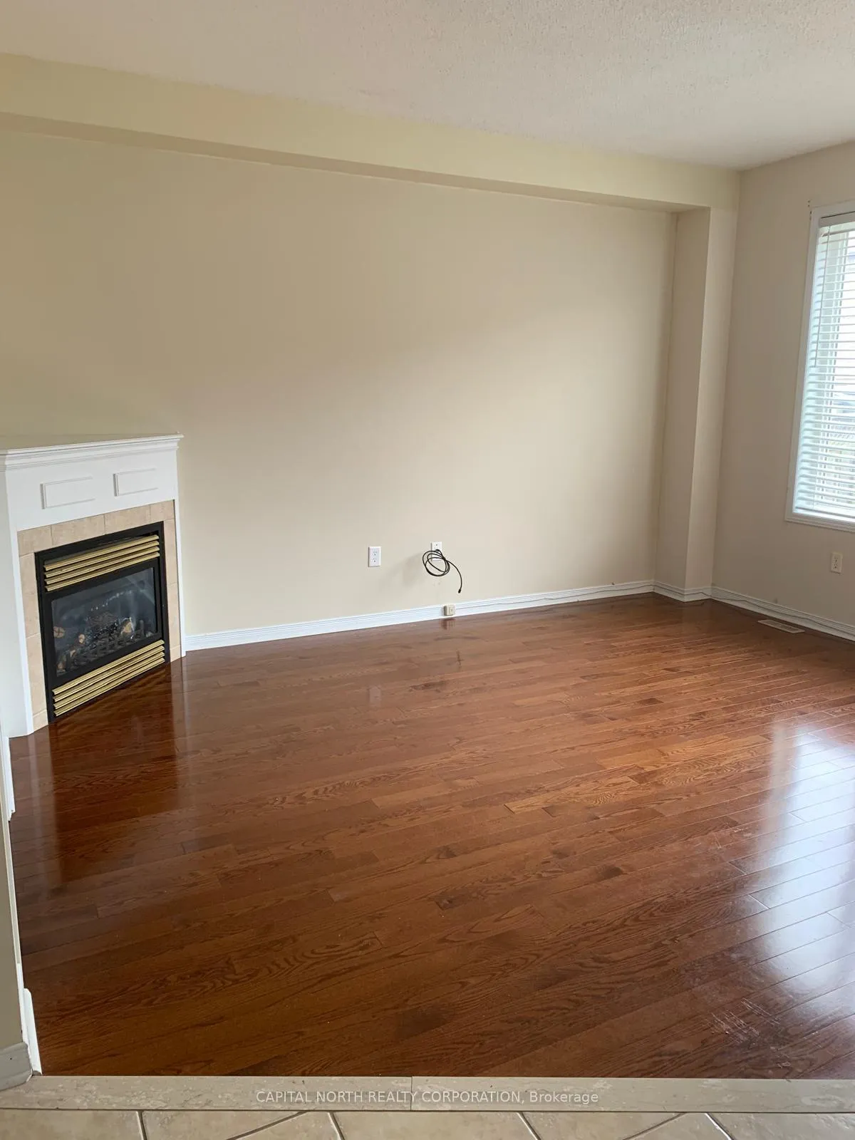 Photo 8 of 46 Laramie Crescent, Vaughan, Patterson — HOMEH