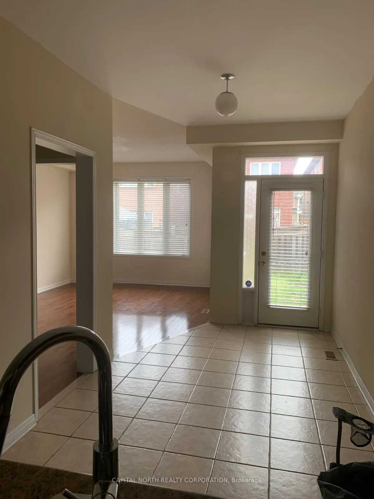 Photo 9 of 46 Laramie Crescent, Vaughan, Patterson — HOMEH