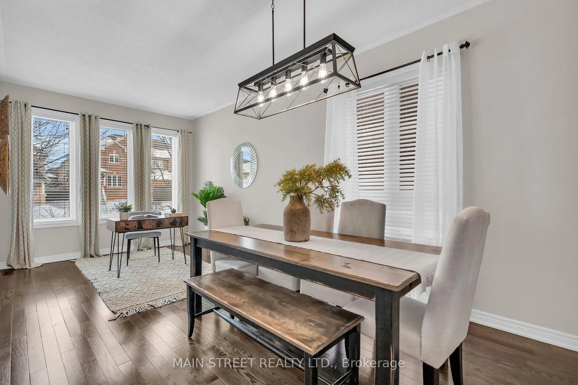 Photo 3 of 382 Conover Avenue, Aurora, Bayview Northeast — HOMEH