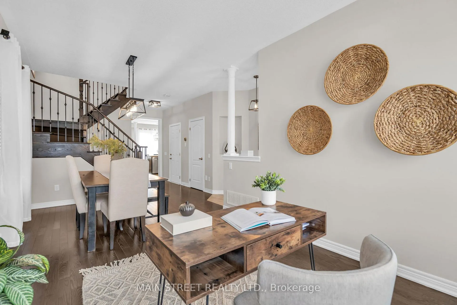 Photo 5 of 382 Conover Avenue, Aurora, Bayview Northeast — HOMEH