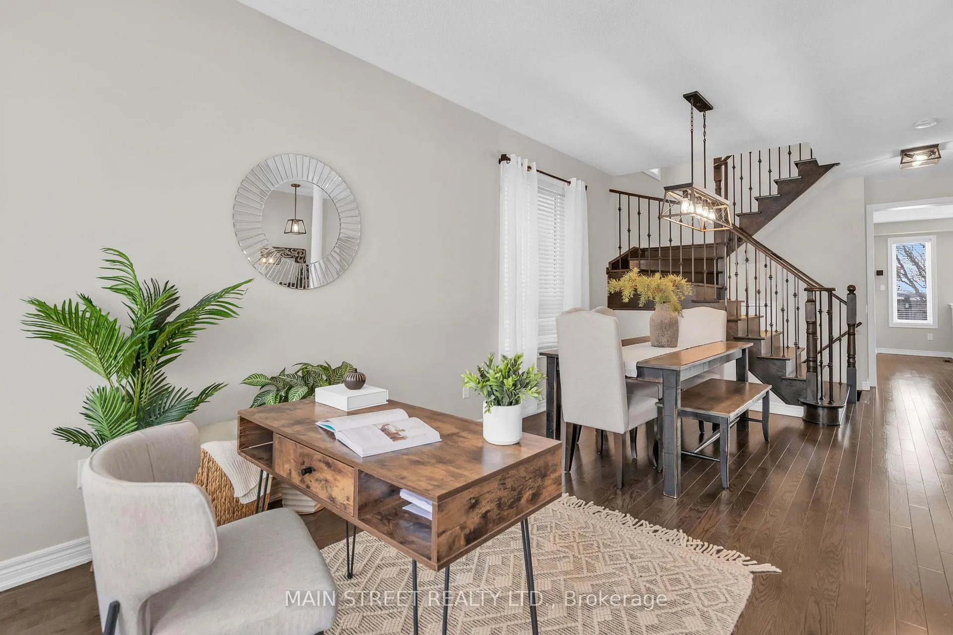 Photo 6 of 382 Conover Avenue, Aurora, Bayview Northeast — HOMEH