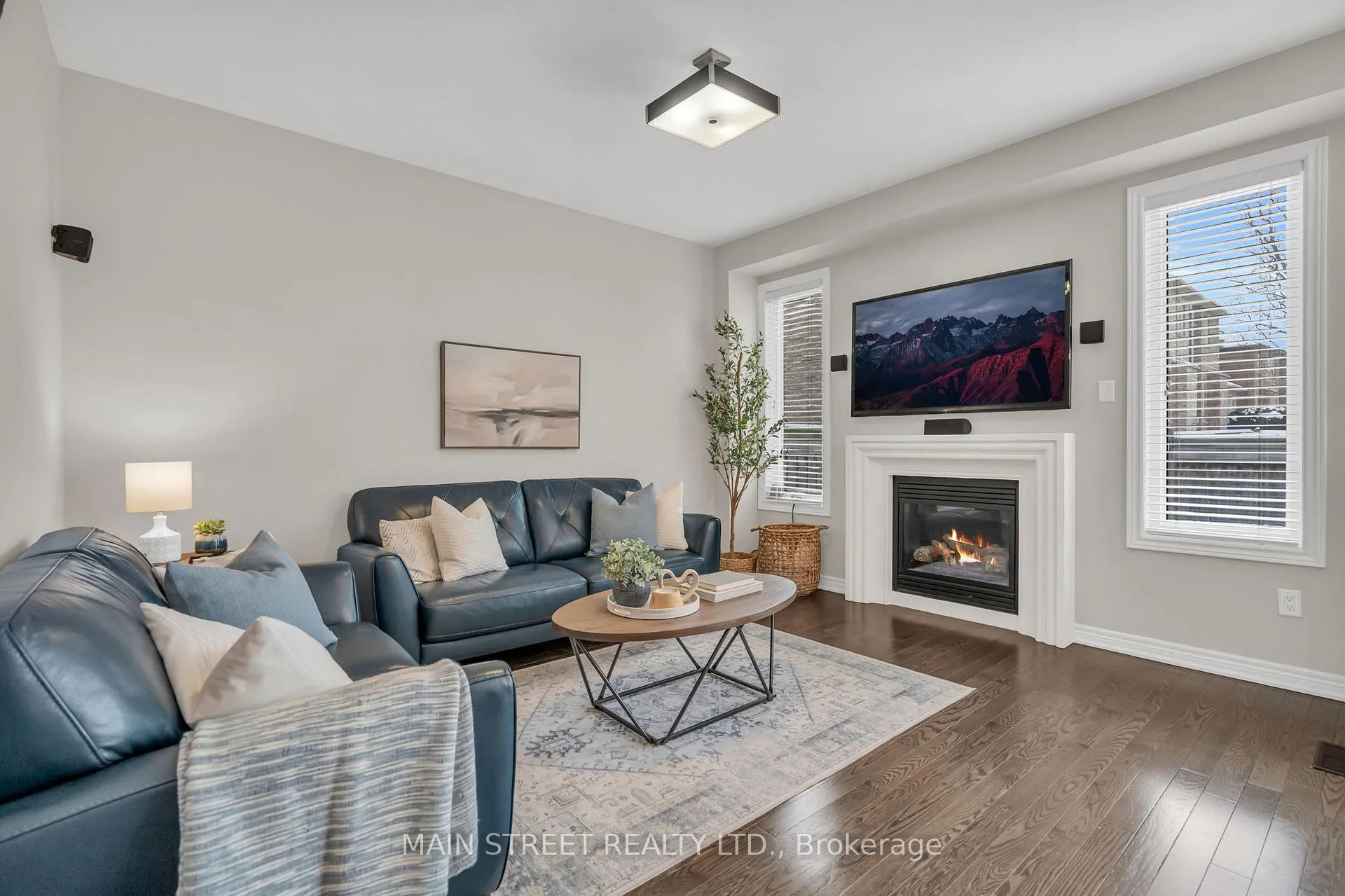 Photo 7 of 382 Conover Avenue, Aurora, Bayview Northeast — HOMEH