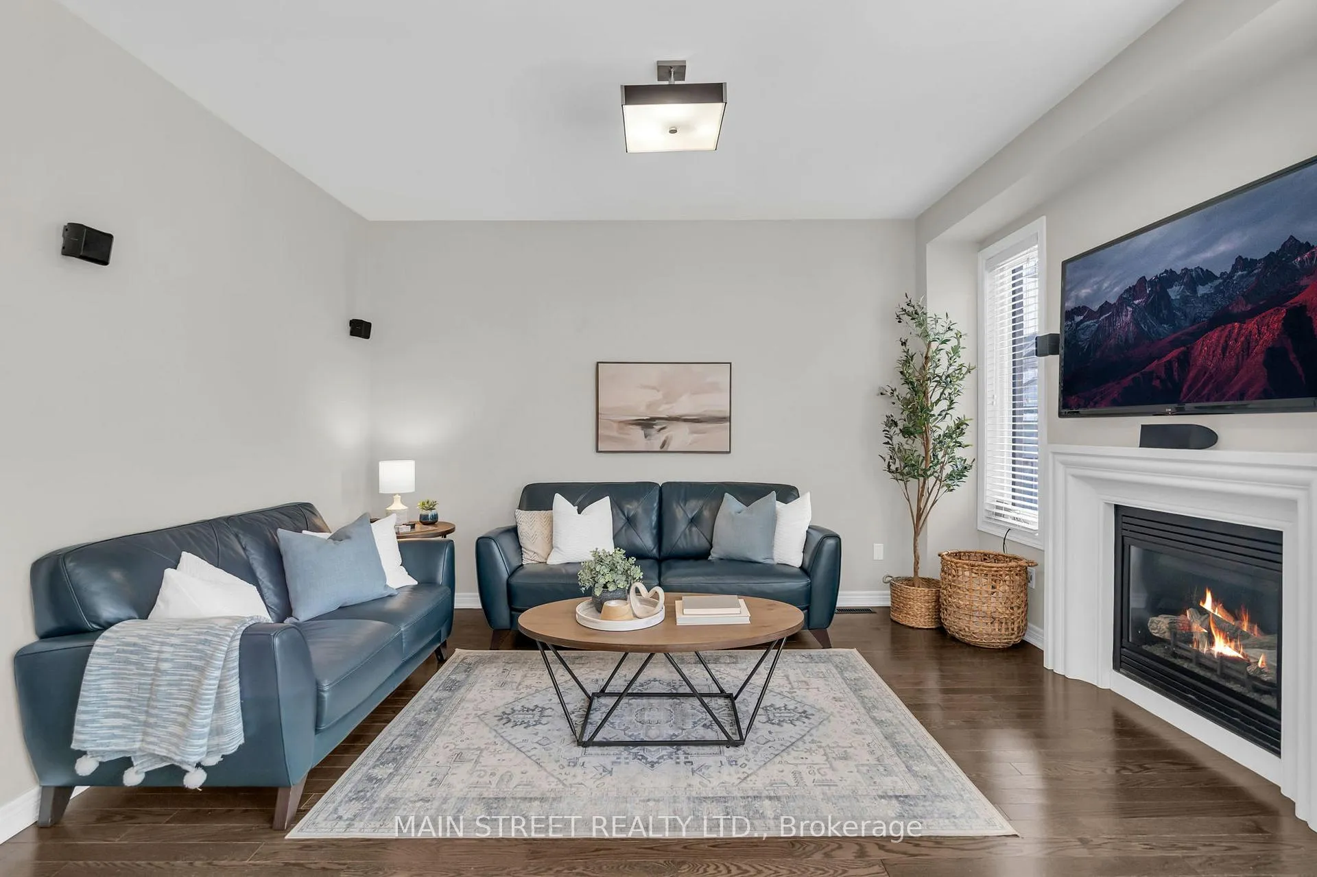 Photo 8 of 382 Conover Avenue, Aurora, Bayview Northeast — HOMEH