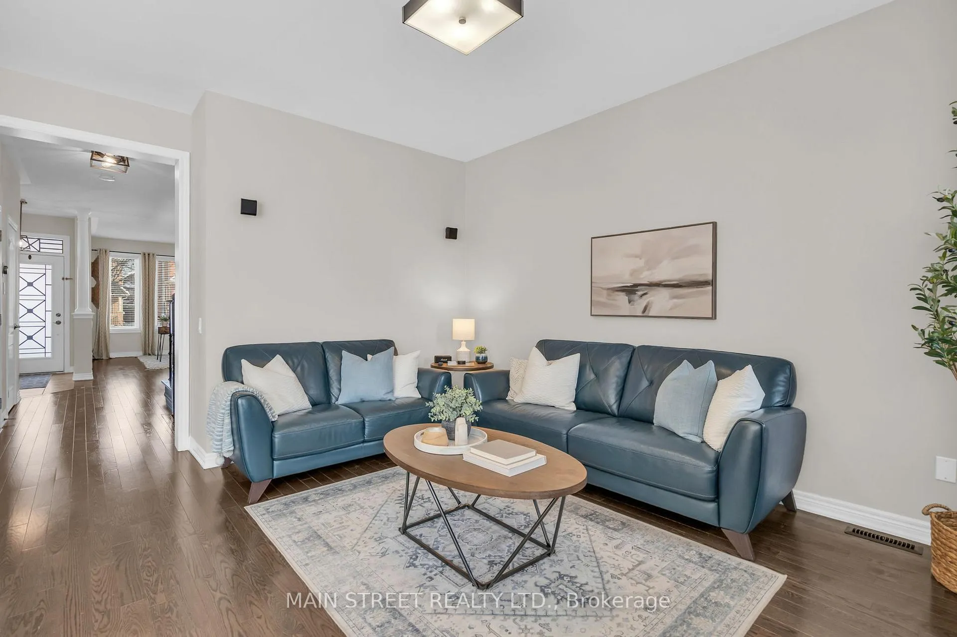 Photo 9 of 382 Conover Avenue, Aurora, Bayview Northeast — HOMEH