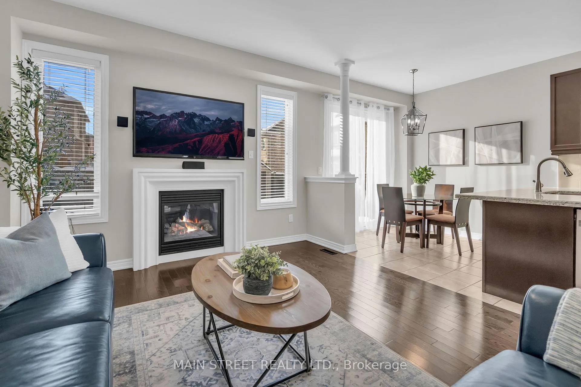 Photo 10 of 382 Conover Avenue, Aurora, Bayview Northeast — HOMEH