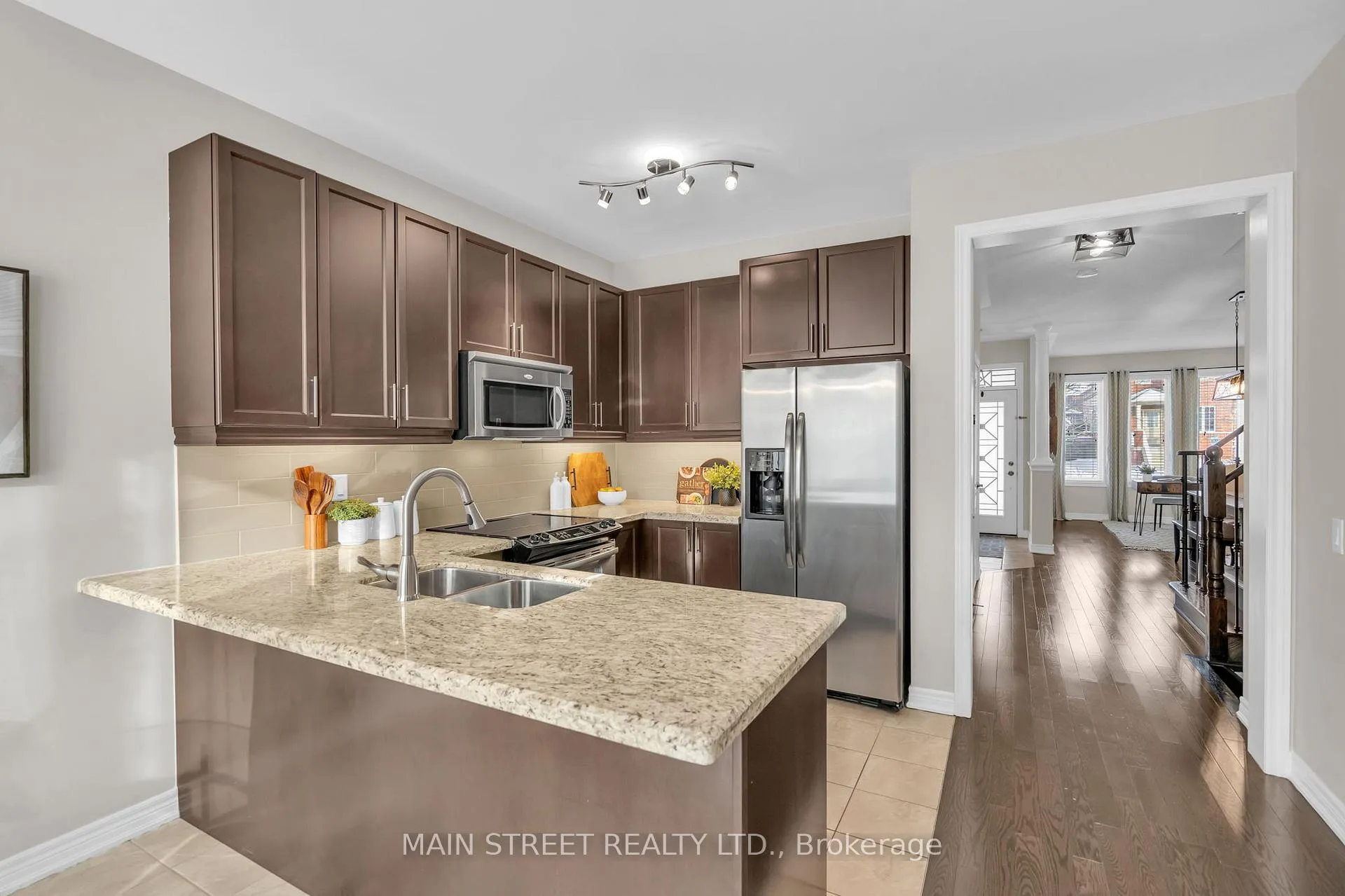 Photo 11 of 382 Conover Avenue, Aurora, Bayview Northeast — HOMEH