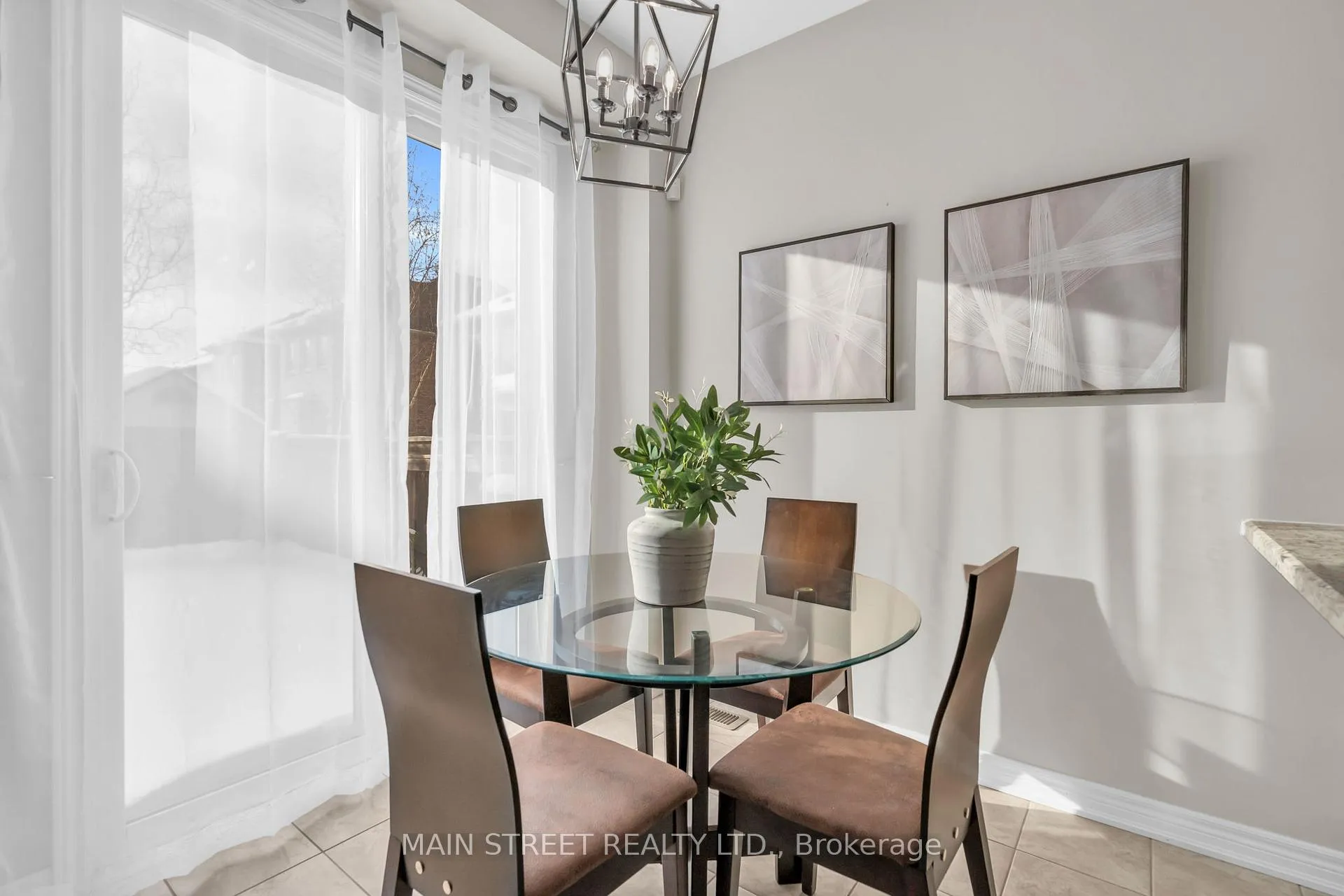 Photo 14 of 382 Conover Avenue, Aurora, Bayview Northeast — HOMEH