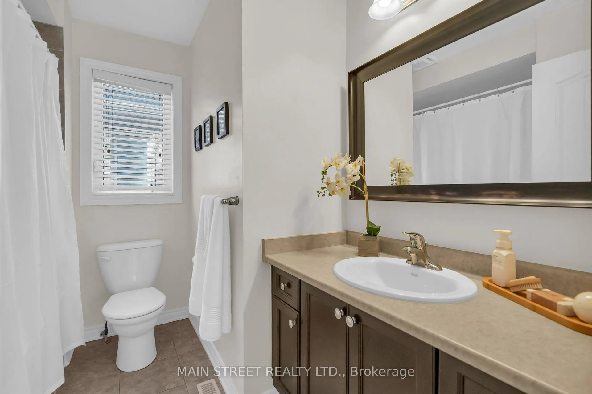 Photo 21 of 382 Conover Avenue, Aurora, Bayview Northeast — HOMEH