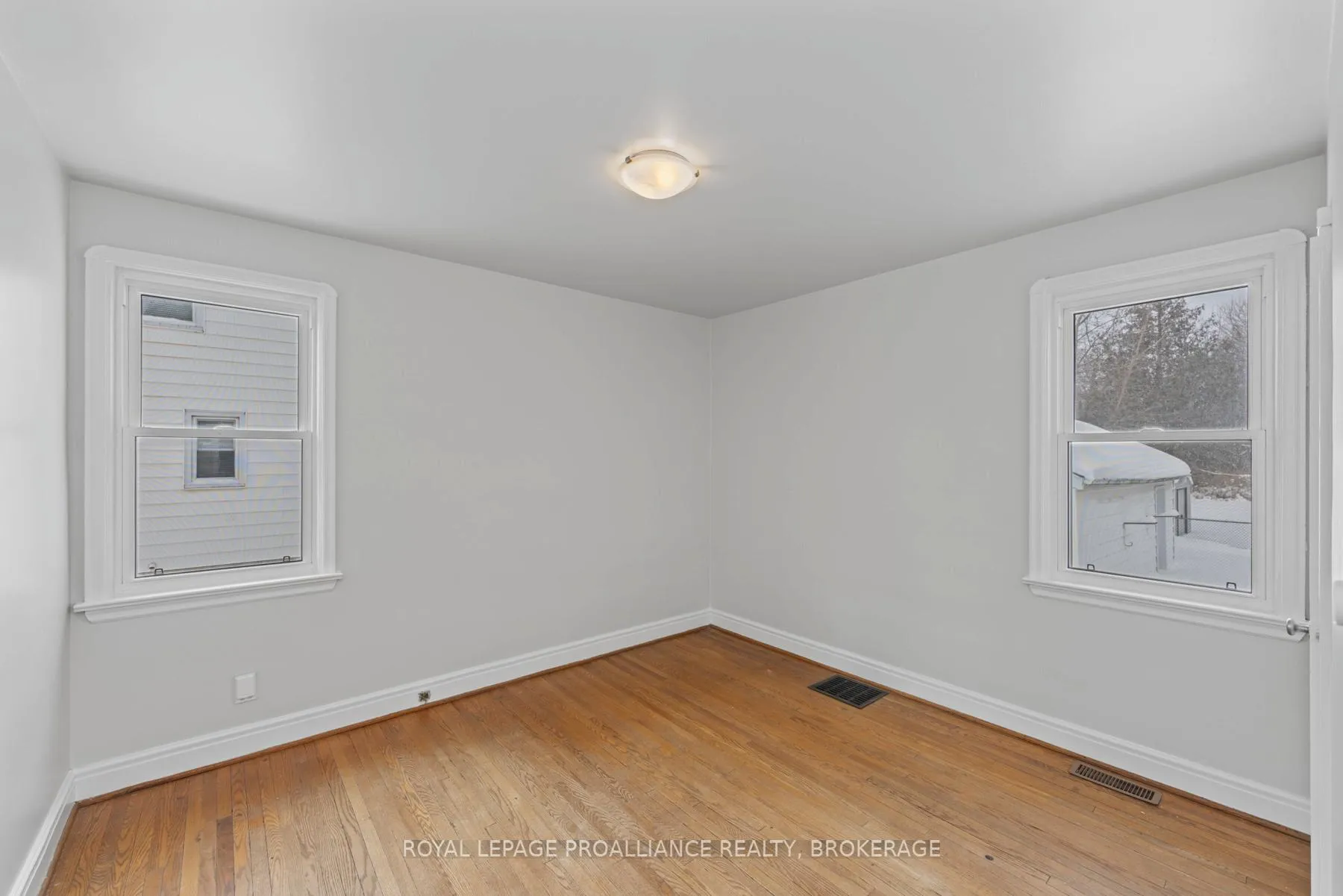 Photo 10 of 120 Hillendale Avenue, Kingston, West of Sir John A. Blvd — HOMEH