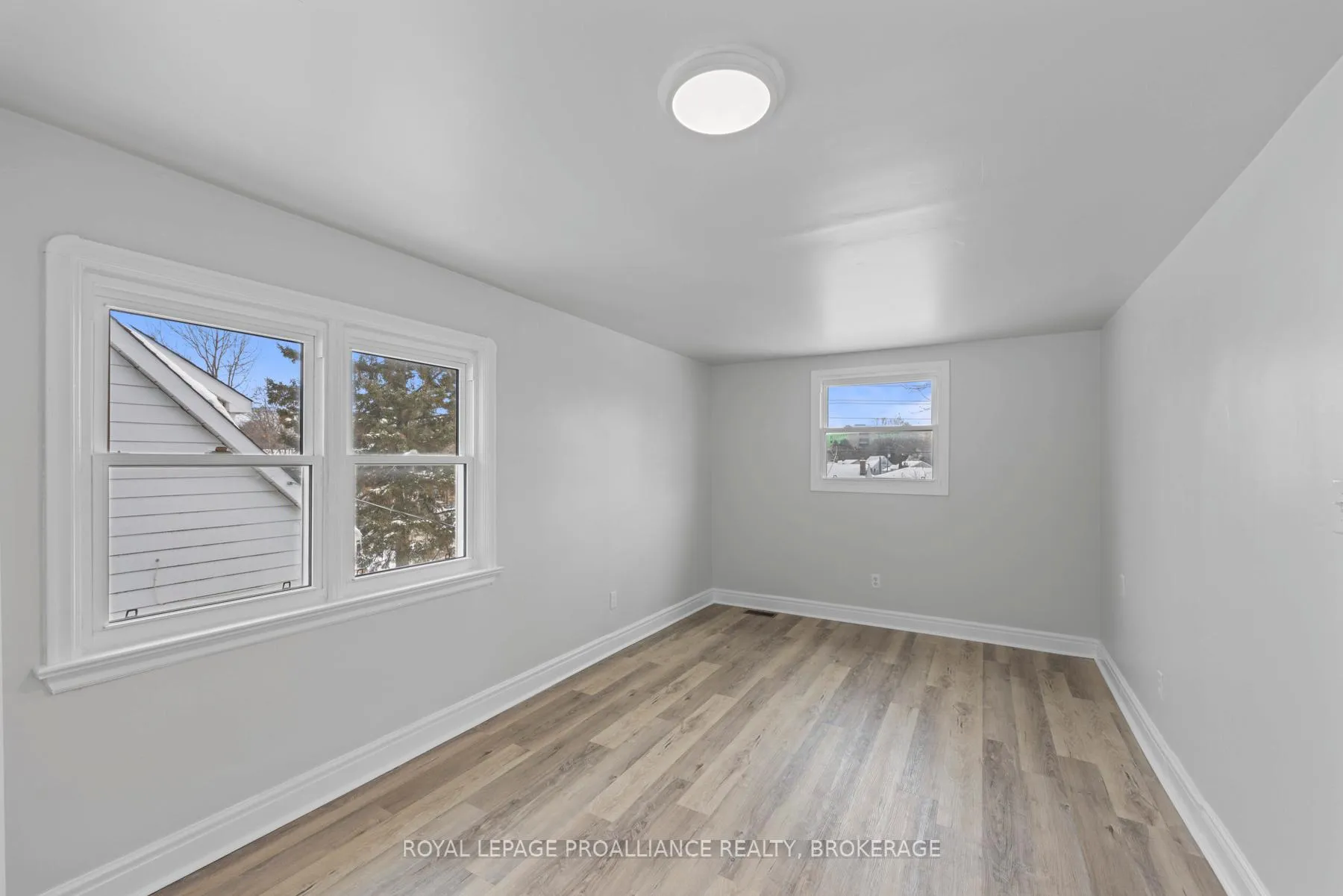 Photo 14 of 120 Hillendale Avenue, Kingston, West of Sir John A. Blvd — HOMEH