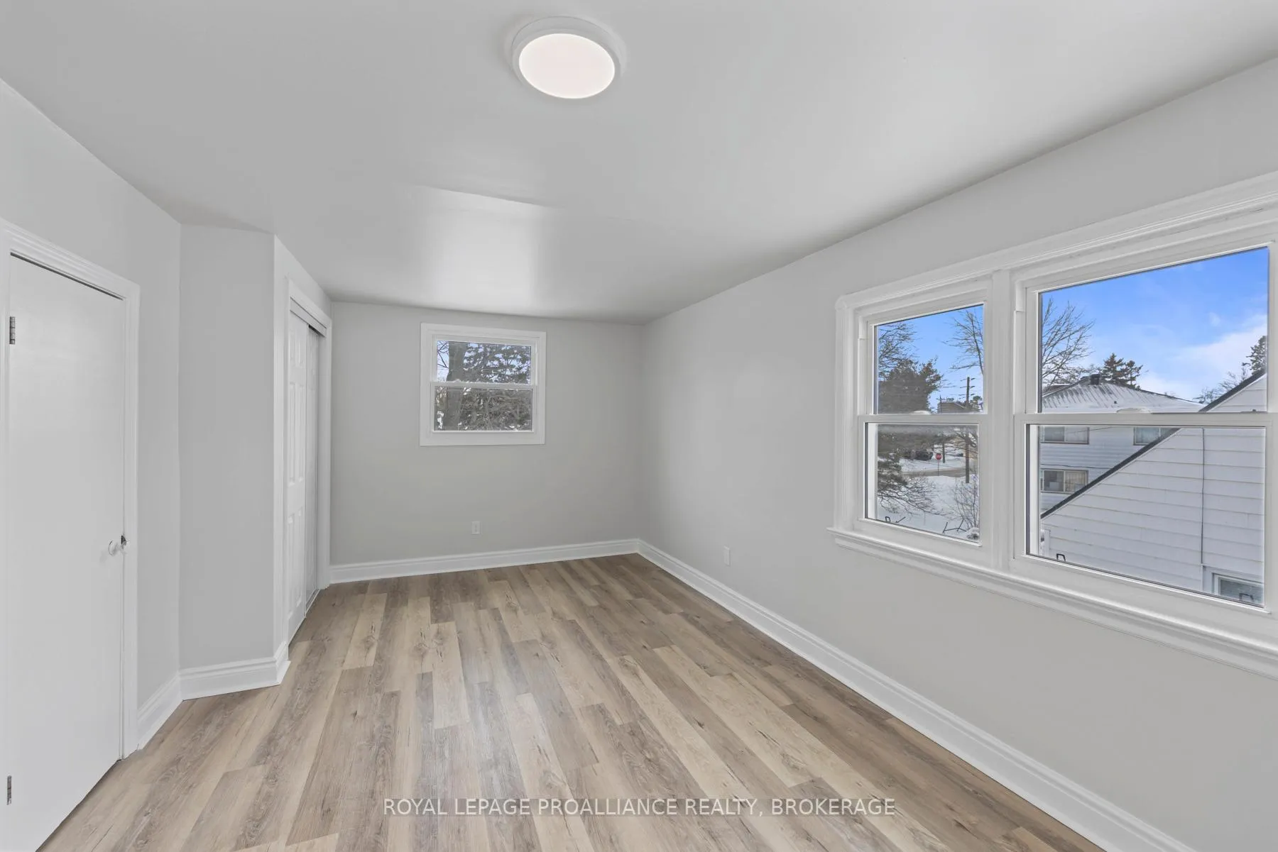 Photo 16 of 120 Hillendale Avenue, Kingston, West of Sir John A. Blvd — HOMEH