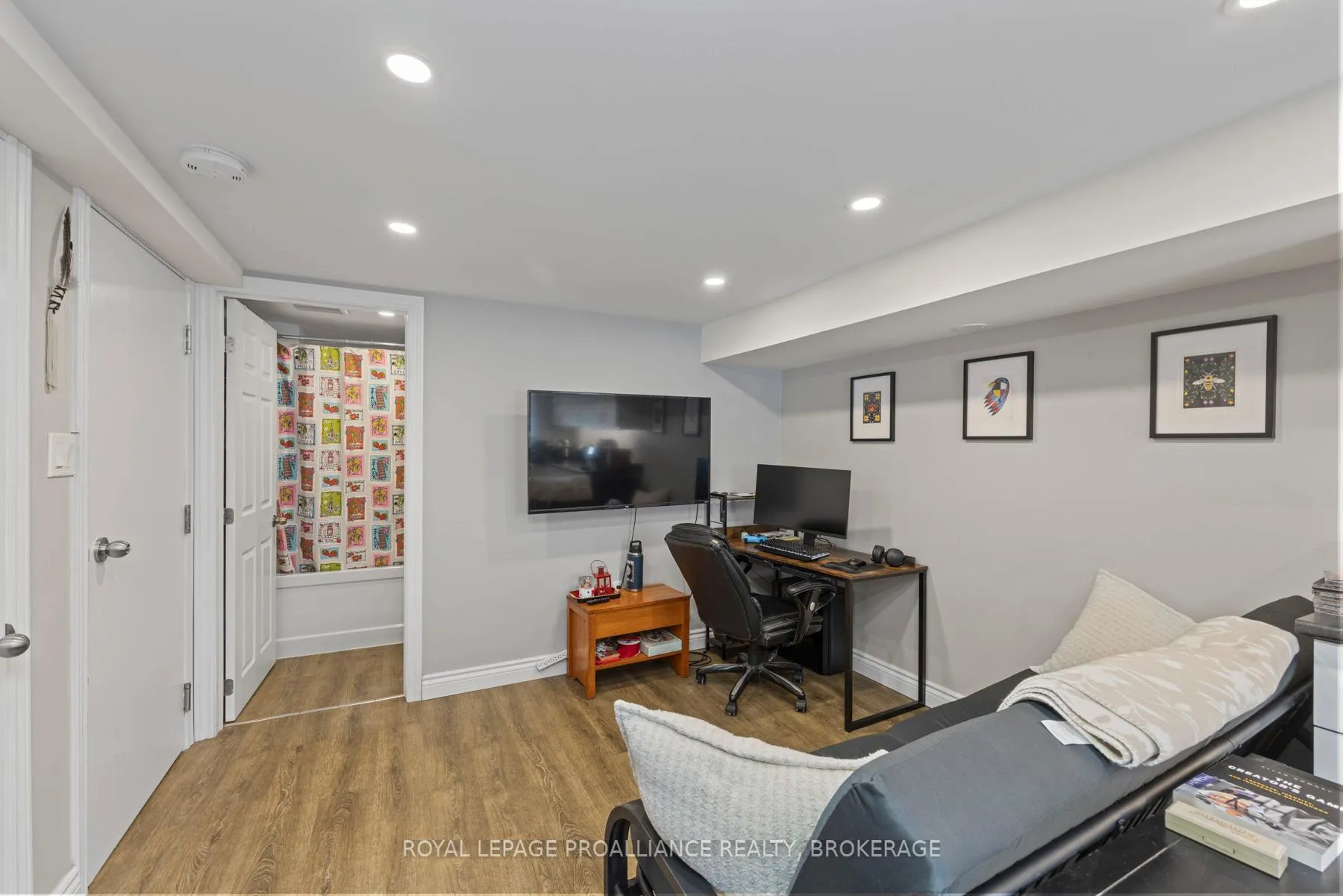 Photo 22 of 120 Hillendale Avenue, Kingston, West of Sir John A. Blvd — HOMEH