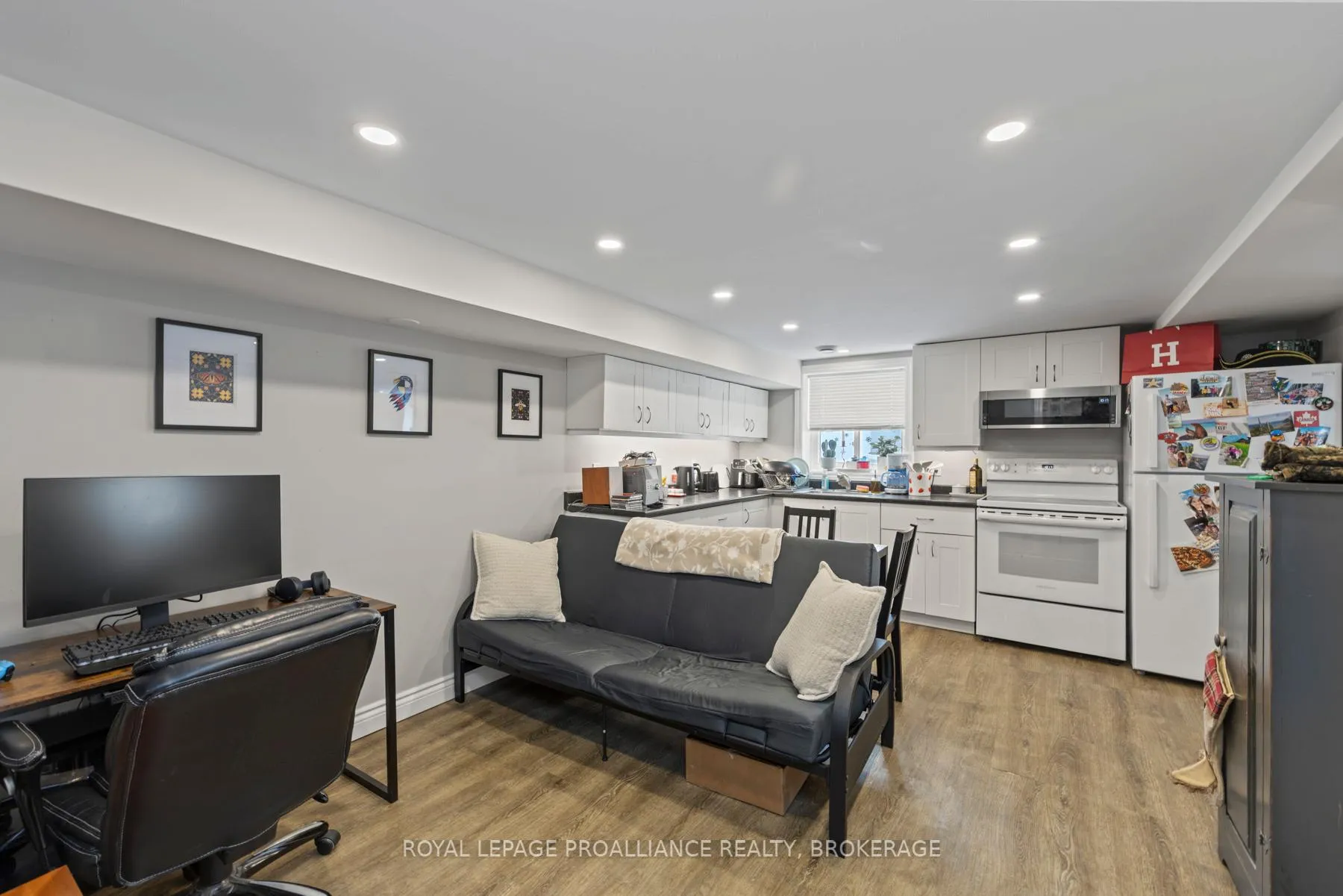 Photo 23 of 120 Hillendale Avenue, Kingston, West of Sir John A. Blvd — HOMEH