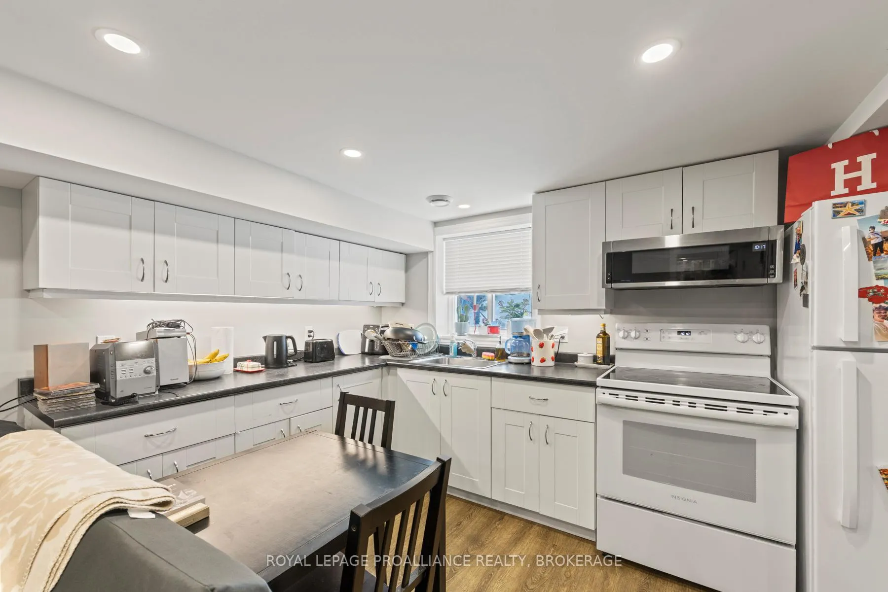 Photo 24 of 120 Hillendale Avenue, Kingston, West of Sir John A. Blvd — HOMEH