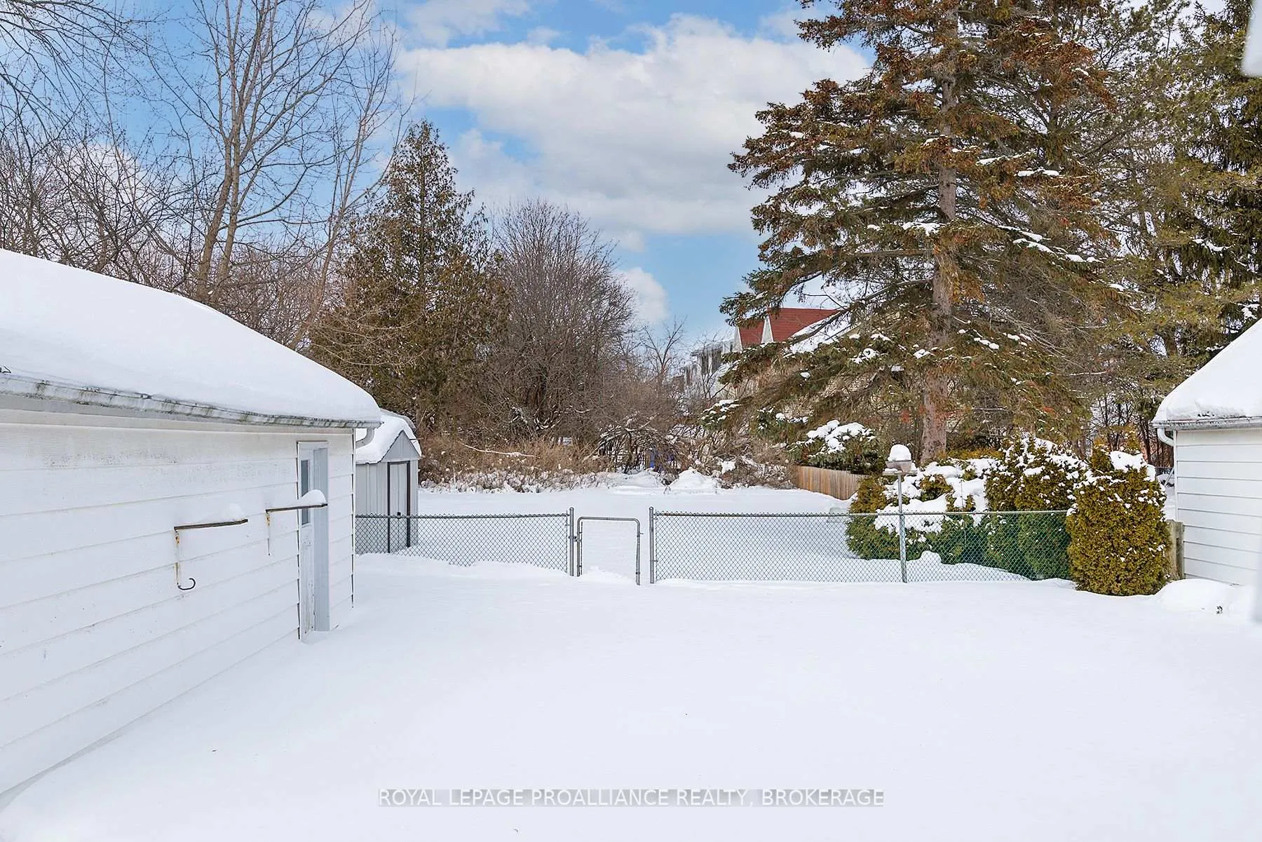 Photo 33 of 120 Hillendale Avenue, Kingston, West of Sir John A. Blvd — HOMEH