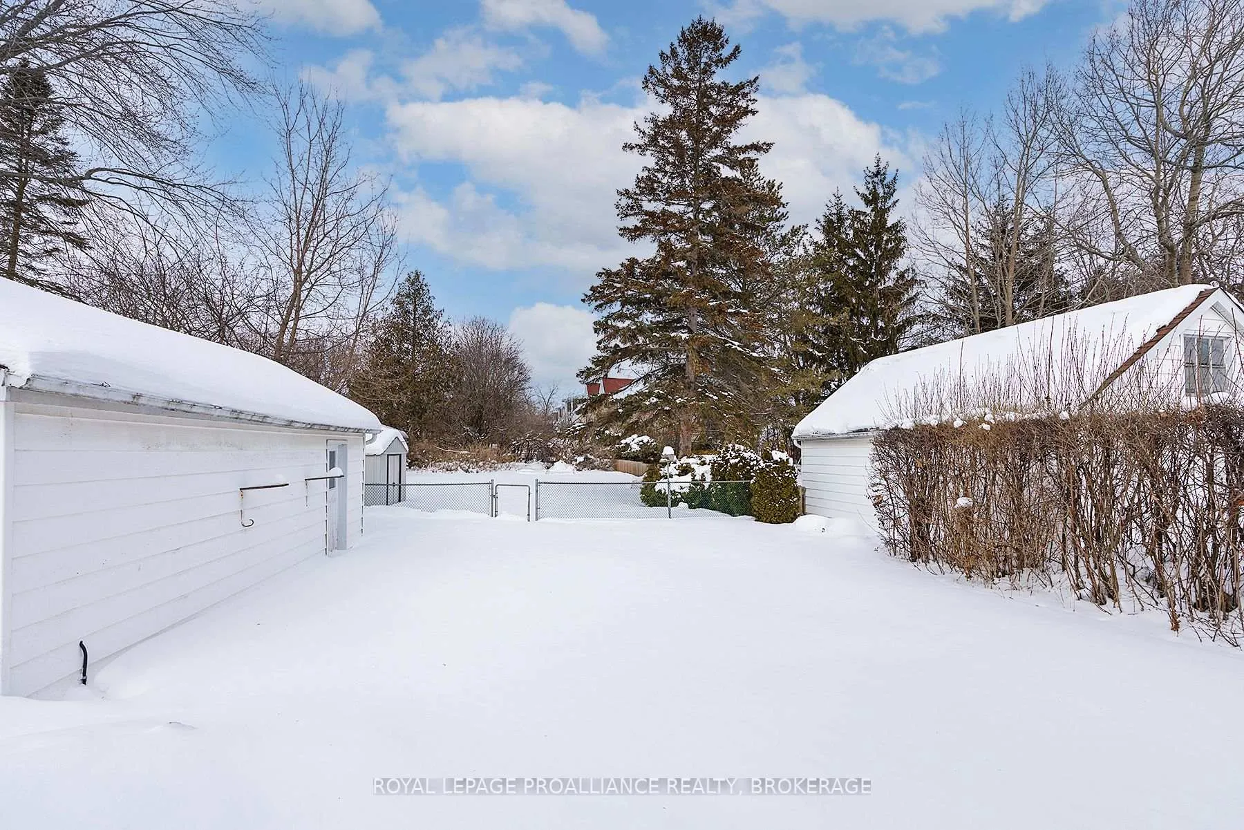 Photo 34 of 120 Hillendale Avenue, Kingston, West of Sir John A. Blvd — HOMEH