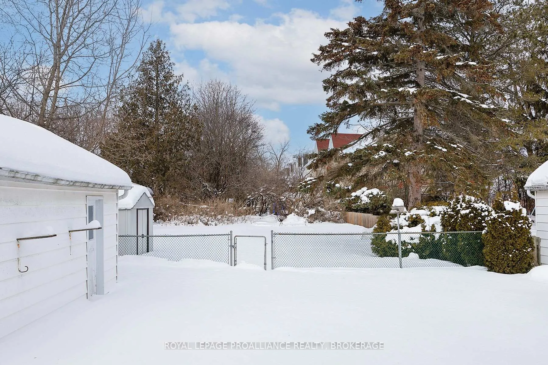 Photo 35 of 120 Hillendale Avenue, Kingston, West of Sir John A. Blvd — HOMEH