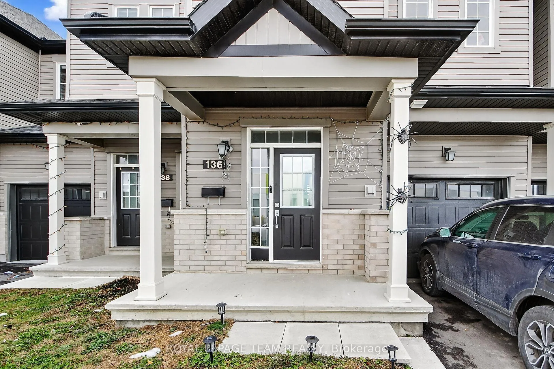 Photo 3 of 136 Main Halyard Lane, Ottawa, Barrhaven - Half Moon Bay — HOMEH