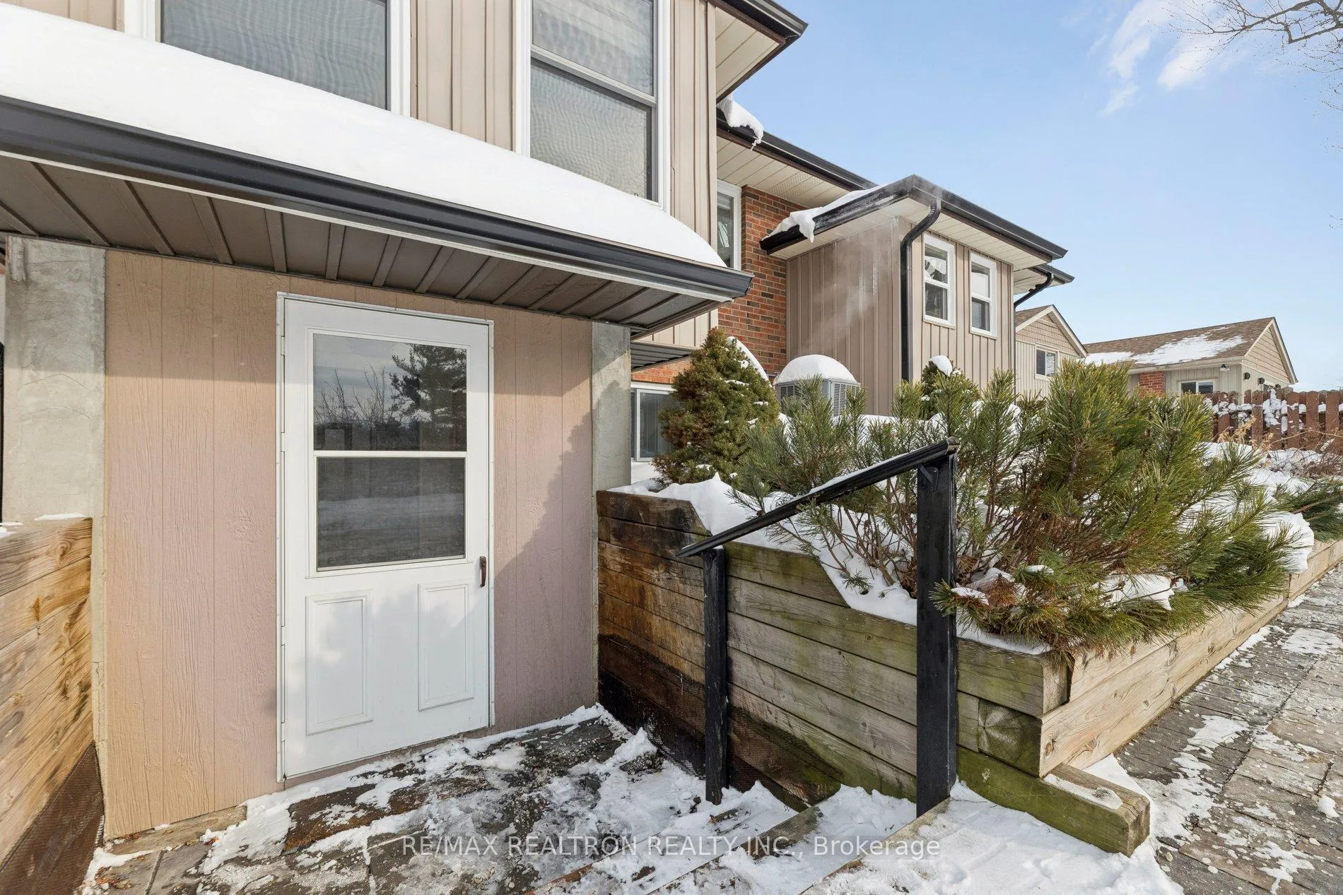Photo 5 of 48 Scott Street, Whitby, Blue Grass Meadows — HOMEH