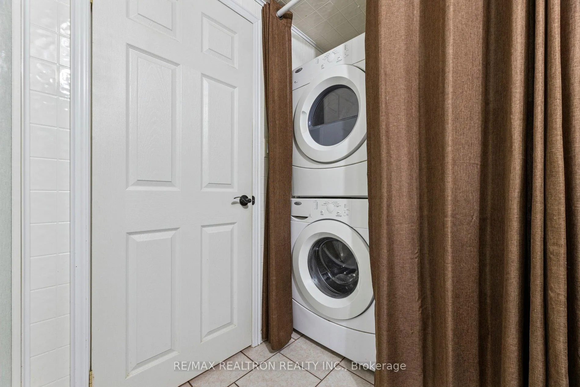 Photo 13 of 48 Scott Street, Whitby, Blue Grass Meadows — HOMEH