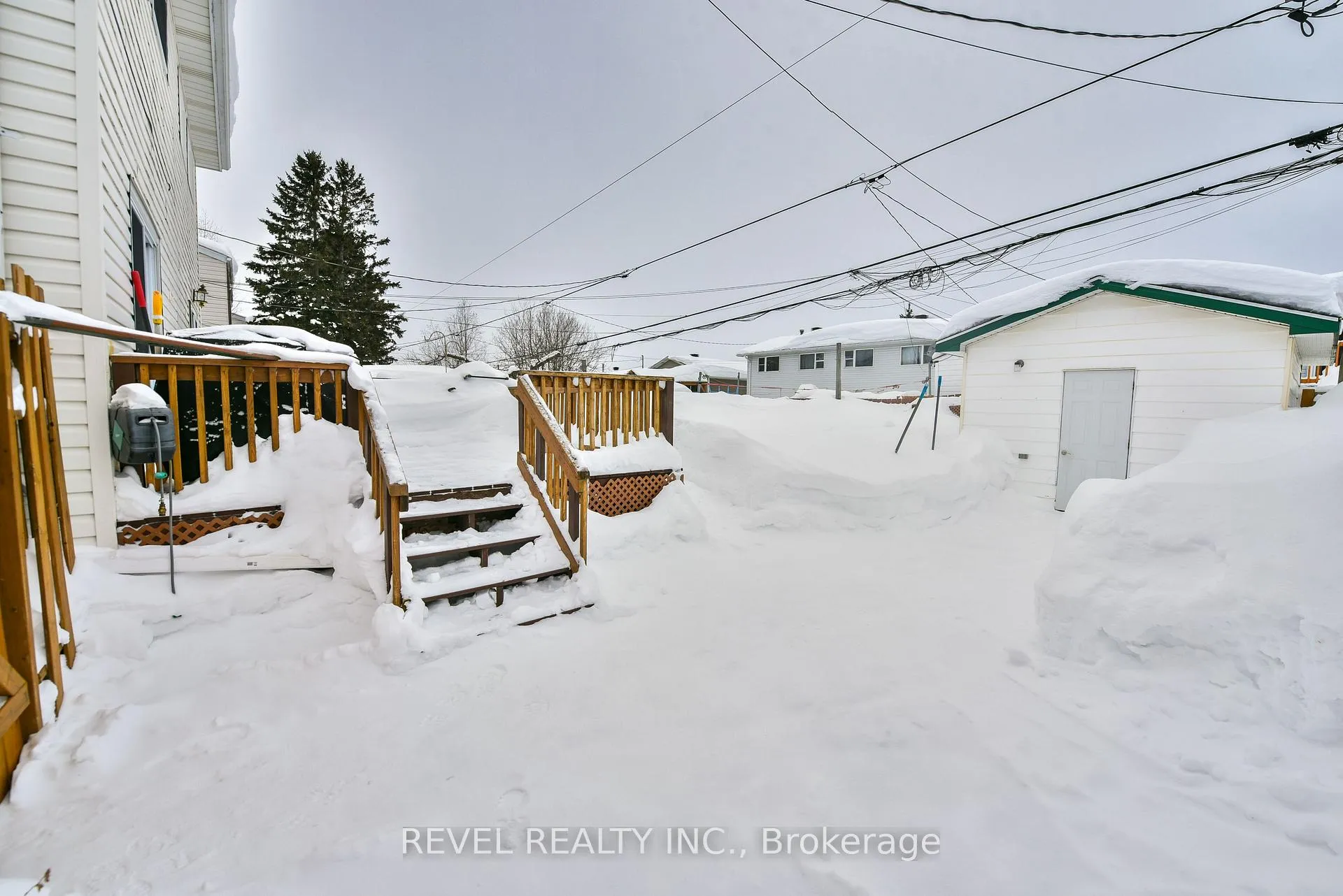 Photo 3 of 584 Spooner Drive, Timmins, TNW - Riverpark — HOMEH