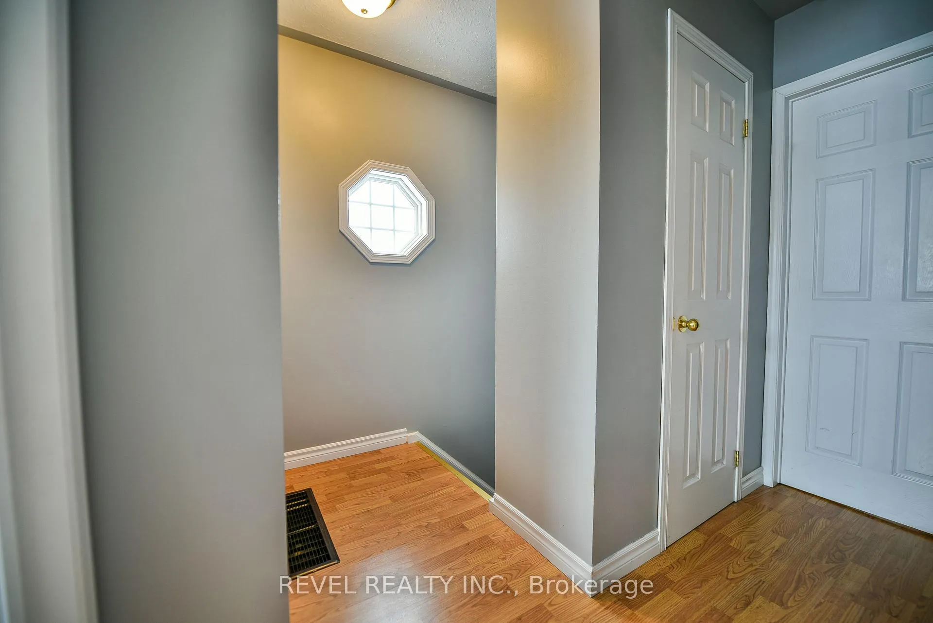 Photo 13 of 584 Spooner Drive, Timmins, TNW - Riverpark — HOMEH