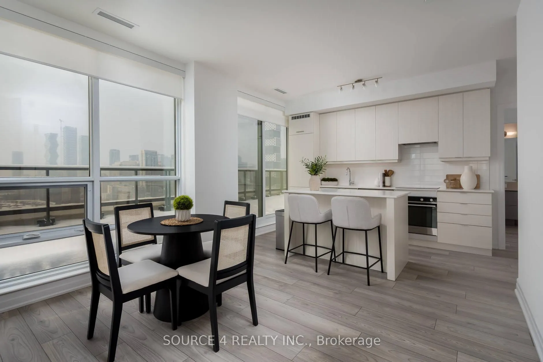 Front of Unit 2708, 36 Elm Drive W
