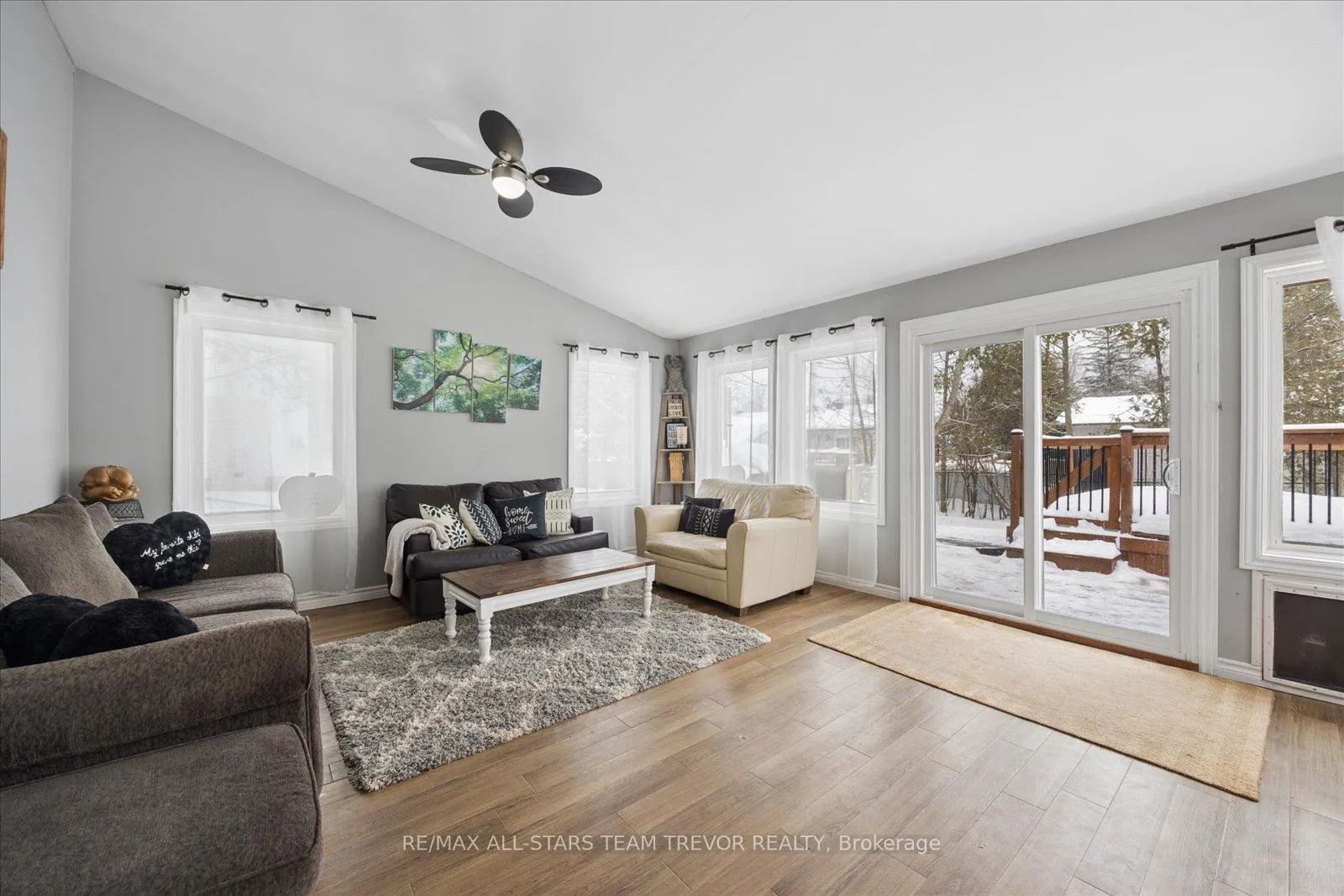 Photo 11 of 76 Brook Crescent, Georgina, Pefferlaw — HOMEH