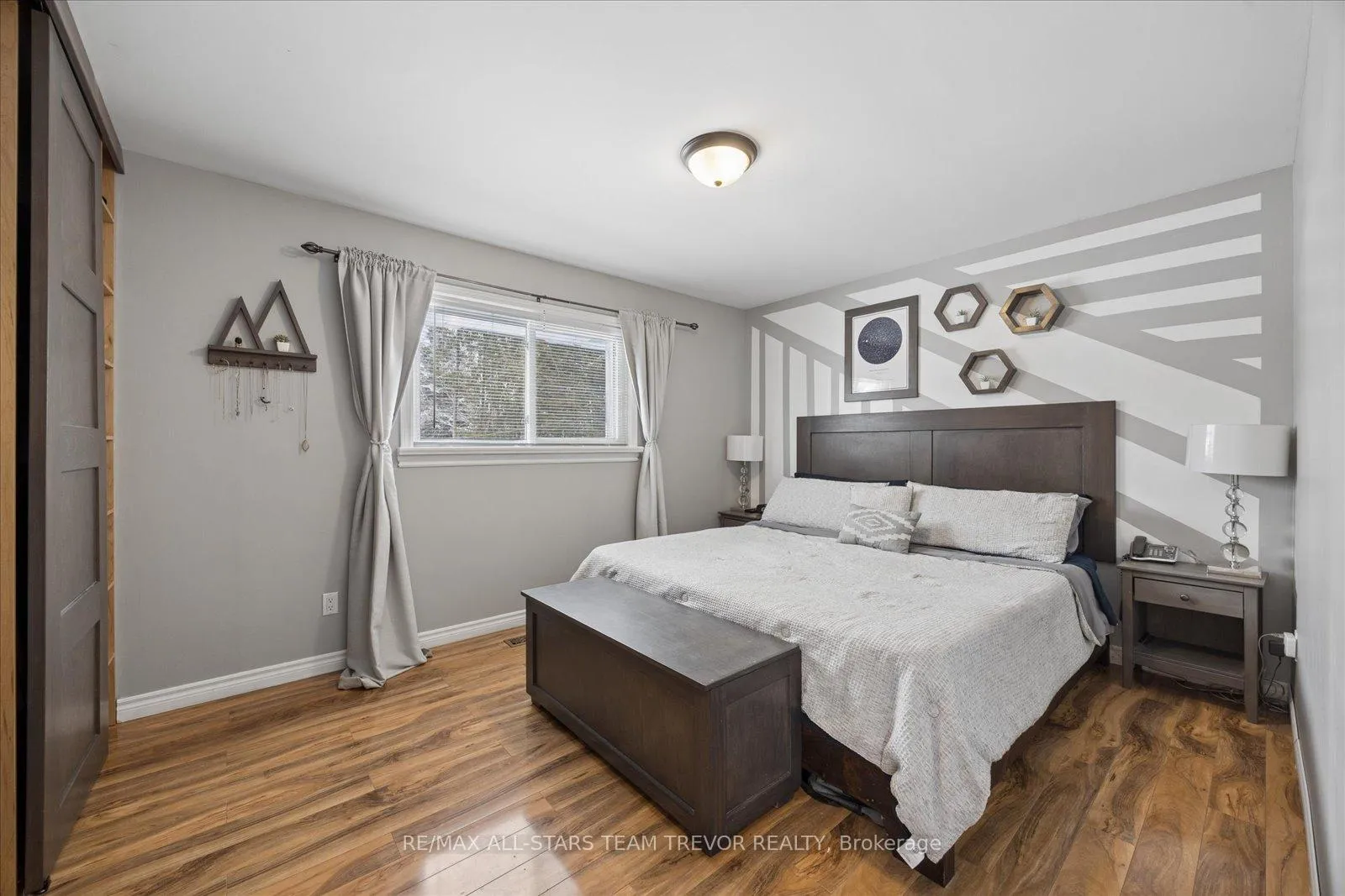Photo 13 of 76 Brook Crescent, Georgina, Pefferlaw — HOMEH