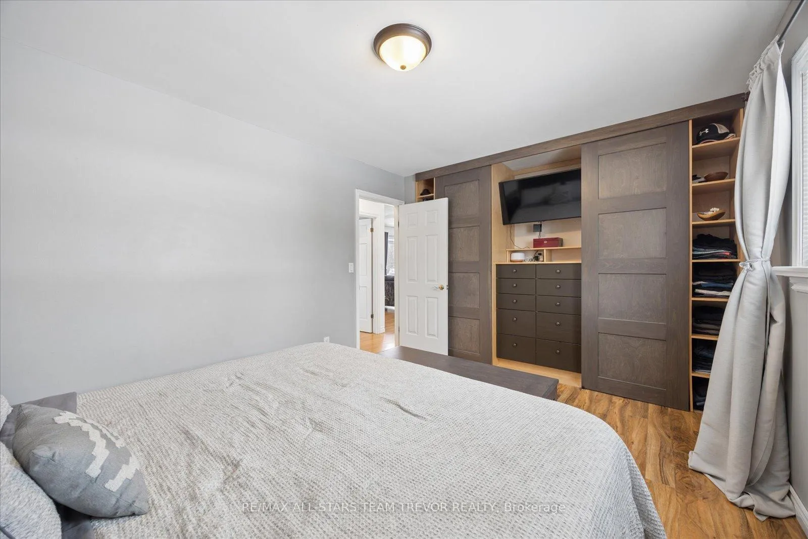 Photo 14 of 76 Brook Crescent, Georgina, Pefferlaw — HOMEH