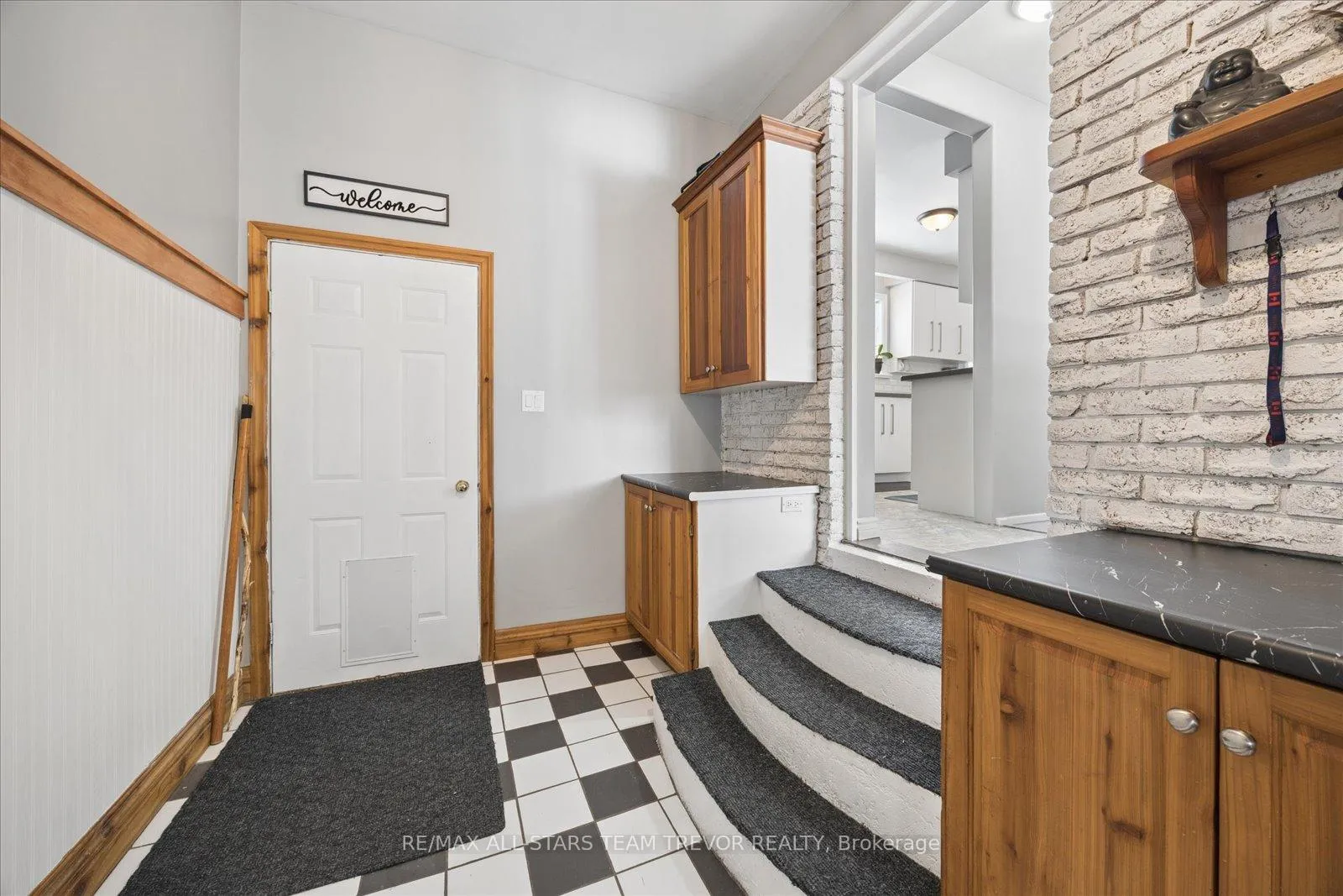 Photo 23 of 76 Brook Crescent, Georgina, Pefferlaw — HOMEH