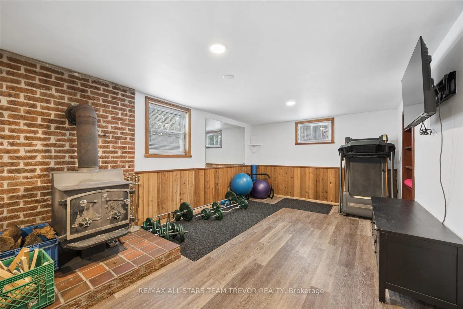 Photo 27 of 76 Brook Crescent, Georgina, Pefferlaw — HOMEH