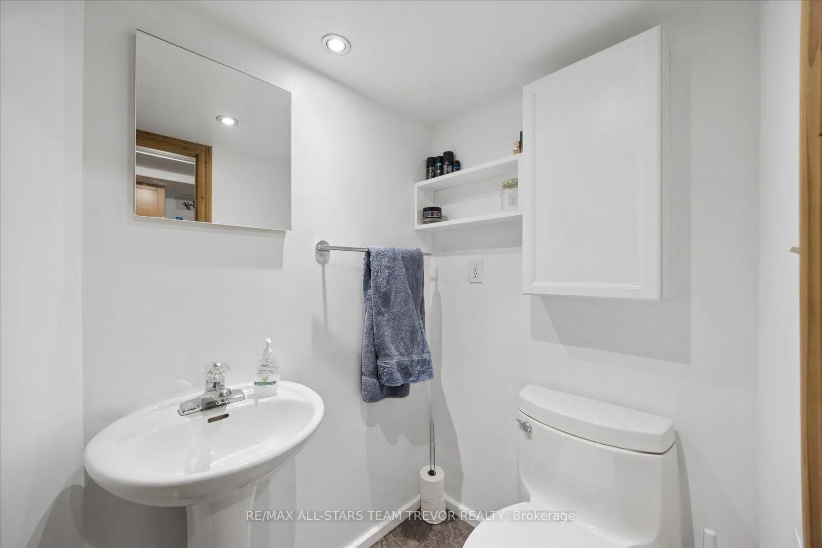 Photo 31 of 76 Brook Crescent, Georgina, Pefferlaw — HOMEH