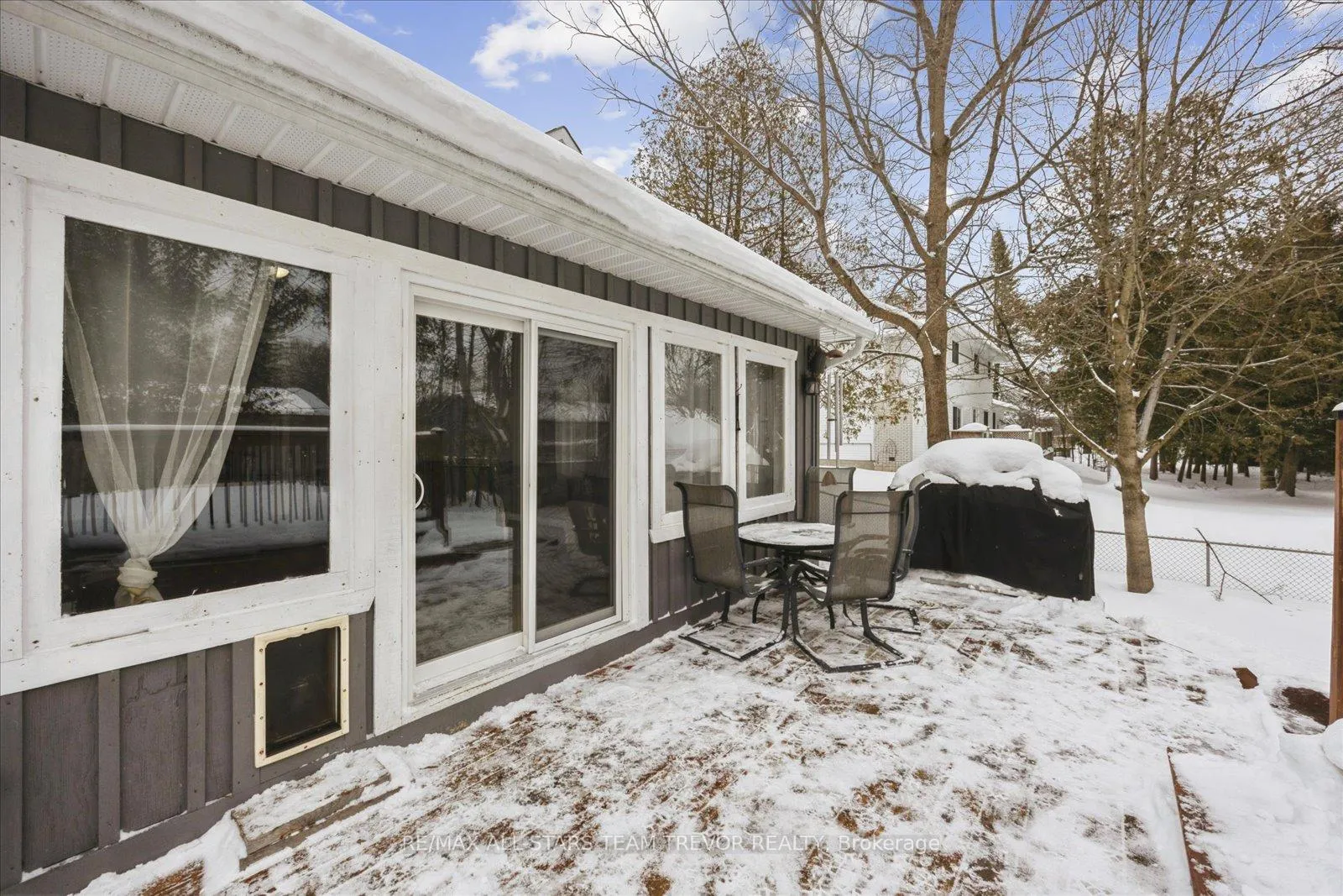 Photo 39 of 76 Brook Crescent, Georgina, Pefferlaw — HOMEH