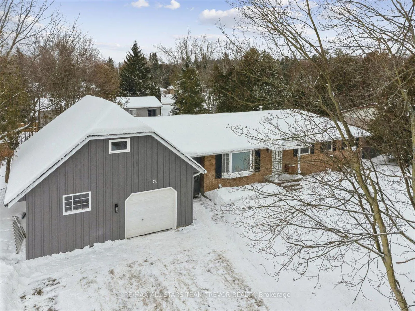 Photo 45 of 76 Brook Crescent, Georgina, Pefferlaw — HOMEH