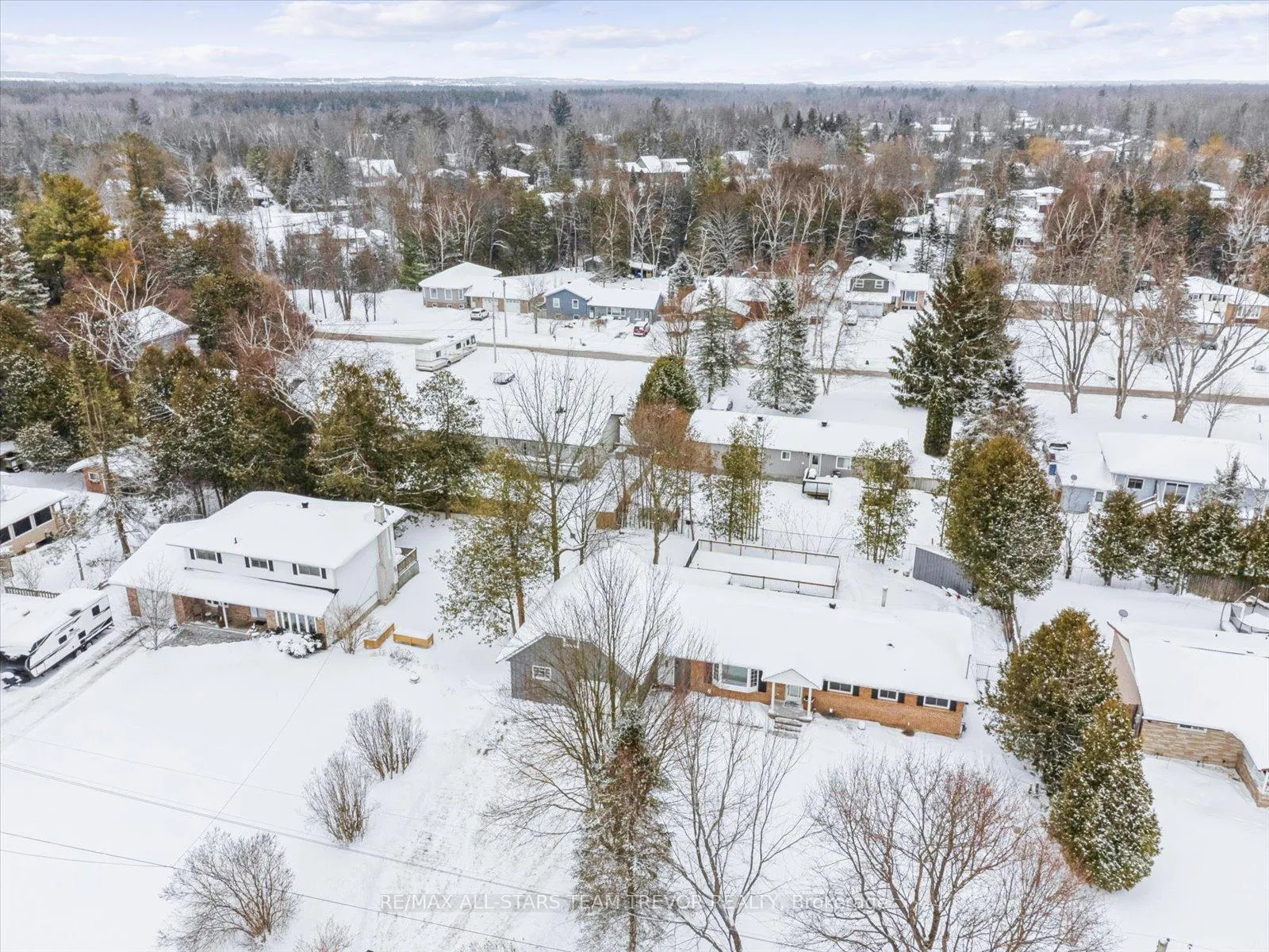 Photo 47 of 76 Brook Crescent, Georgina, Pefferlaw — HOMEH