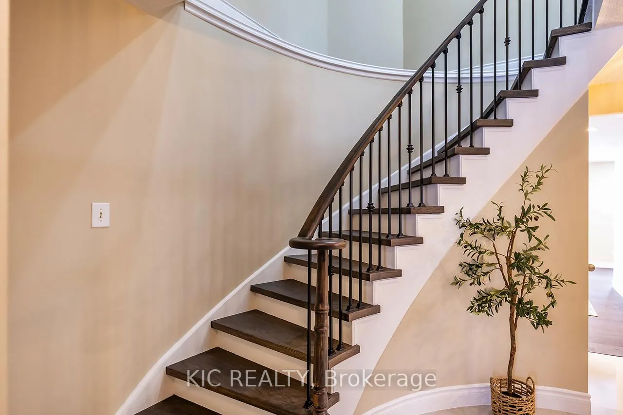 Photo 5 of 16 Turnberry Crescent, Clarington, Courtice — HOMEH
