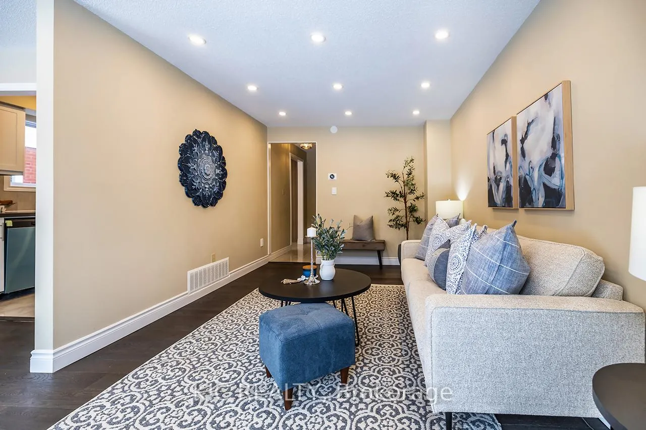 Photo 19 of 16 Turnberry Crescent, Clarington, Courtice — HOMEH