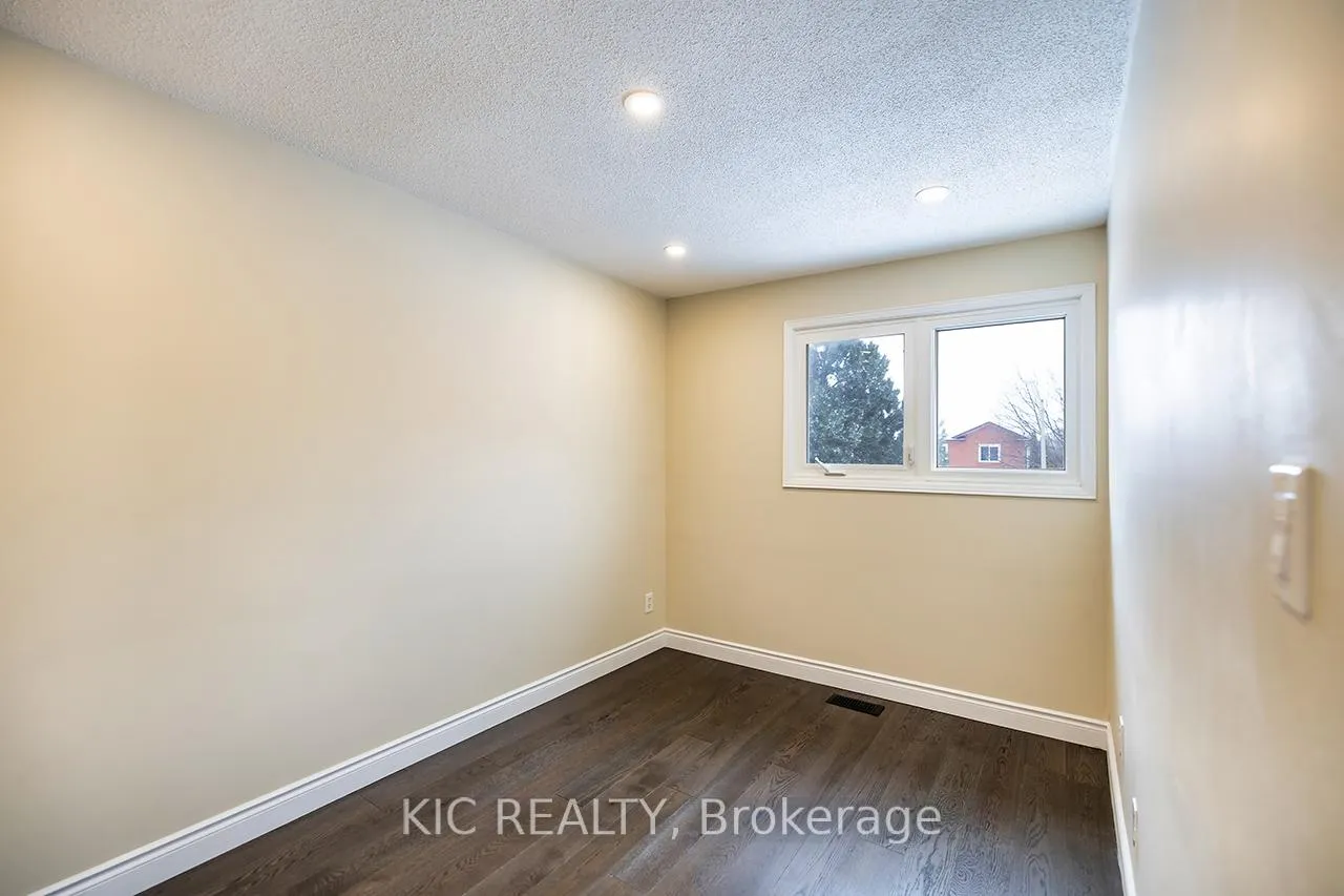 Photo 25 of 16 Turnberry Crescent, Clarington, Courtice — HOMEH