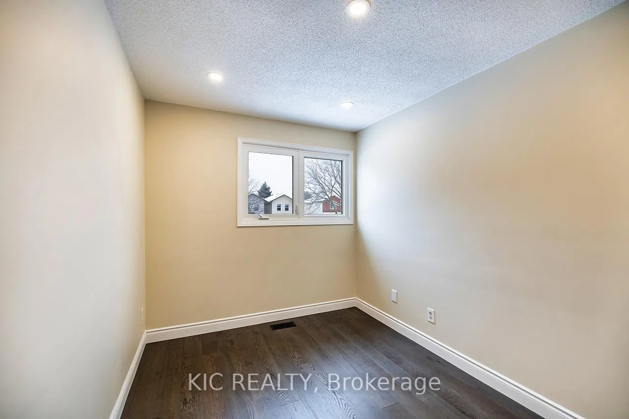 Photo 26 of 16 Turnberry Crescent, Clarington, Courtice — HOMEH